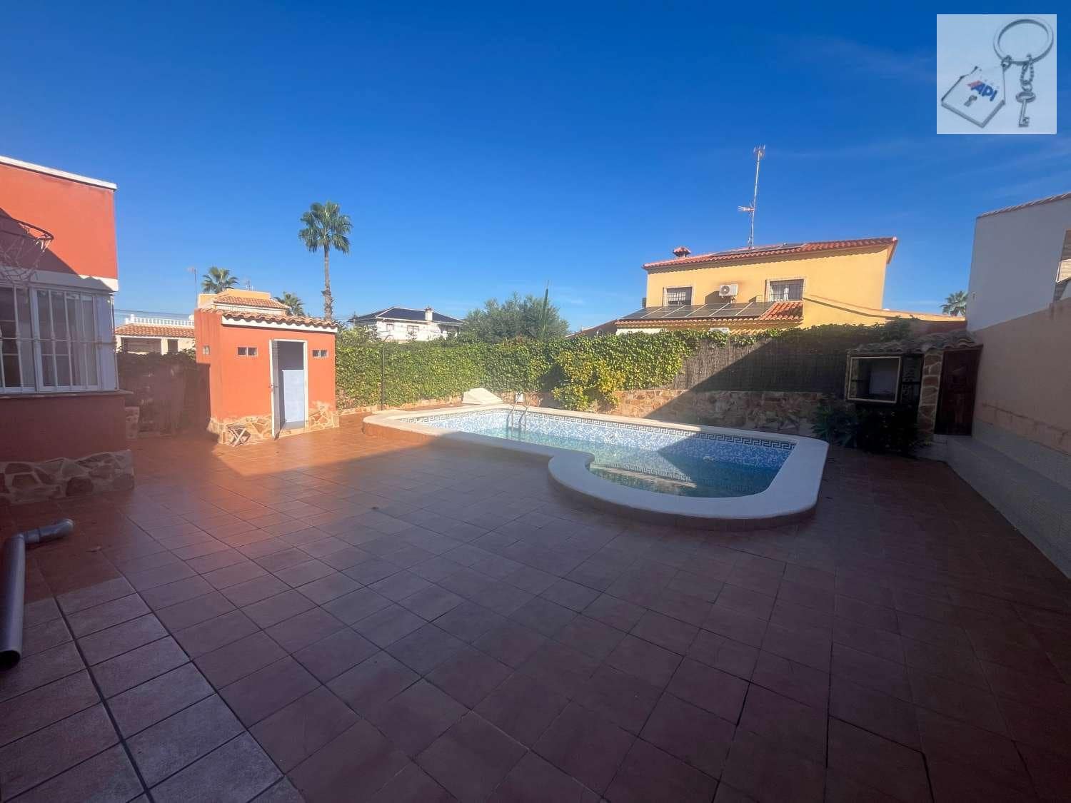3 soveværelse Villa til salg i Torrevieja med swimmingpool garage - € 429.000 (Ref: 10174882)
