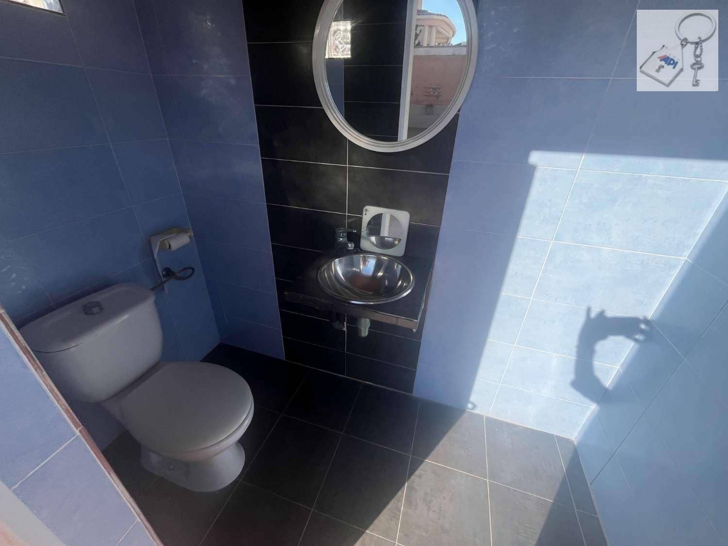 3 soveværelse Villa til salg i Torrevieja med swimmingpool garage - € 429.000 (Ref: 10174882)