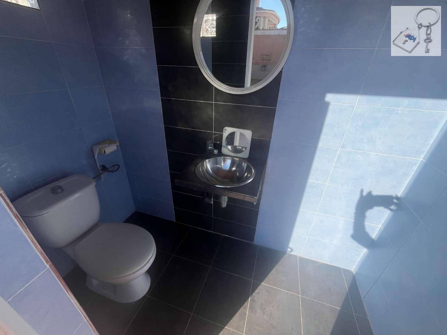 3 soveværelse Villa til salg i Torrevieja med swimmingpool garage - € 429.000 (Ref: 10174882)