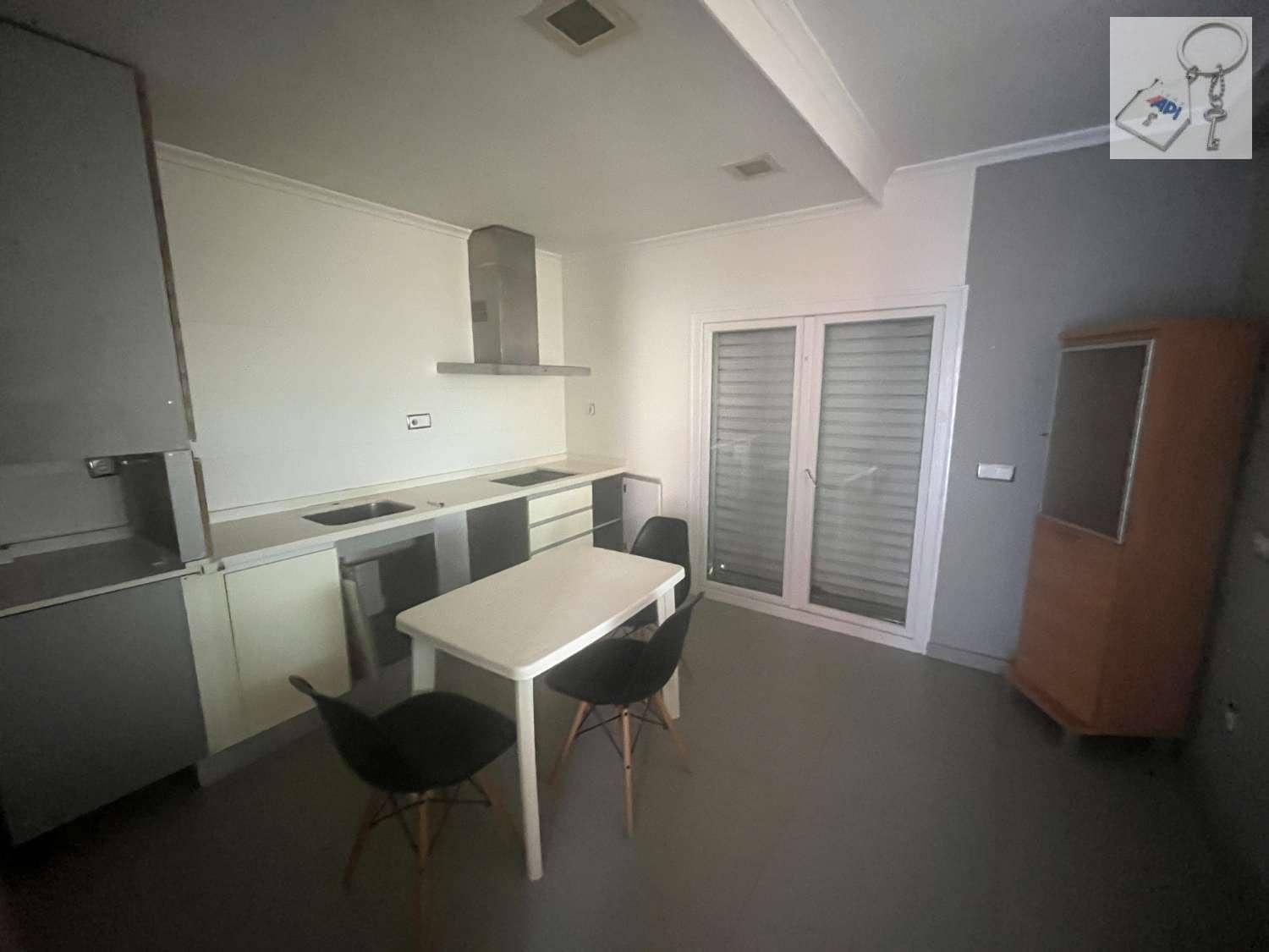 3 soveværelse Villa til salg i Torrevieja med swimmingpool garage - € 429.000 (Ref: 10174882)