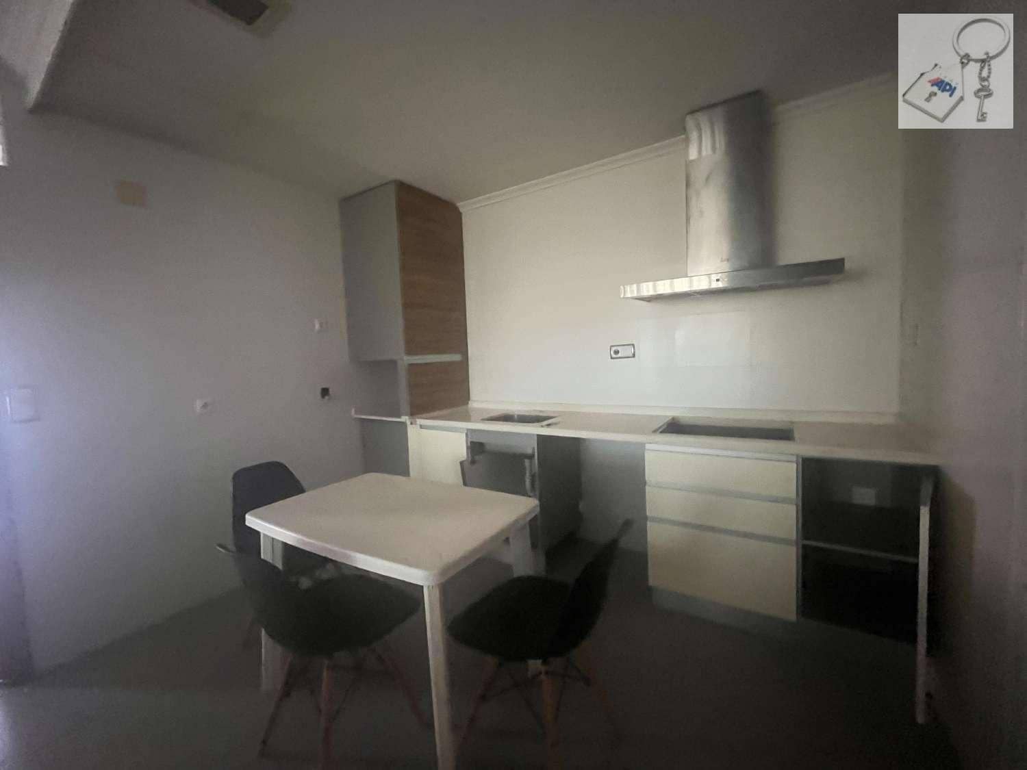 3 soveværelse Villa til salg i Torrevieja med swimmingpool garage - € 429.000 (Ref: 10174882)