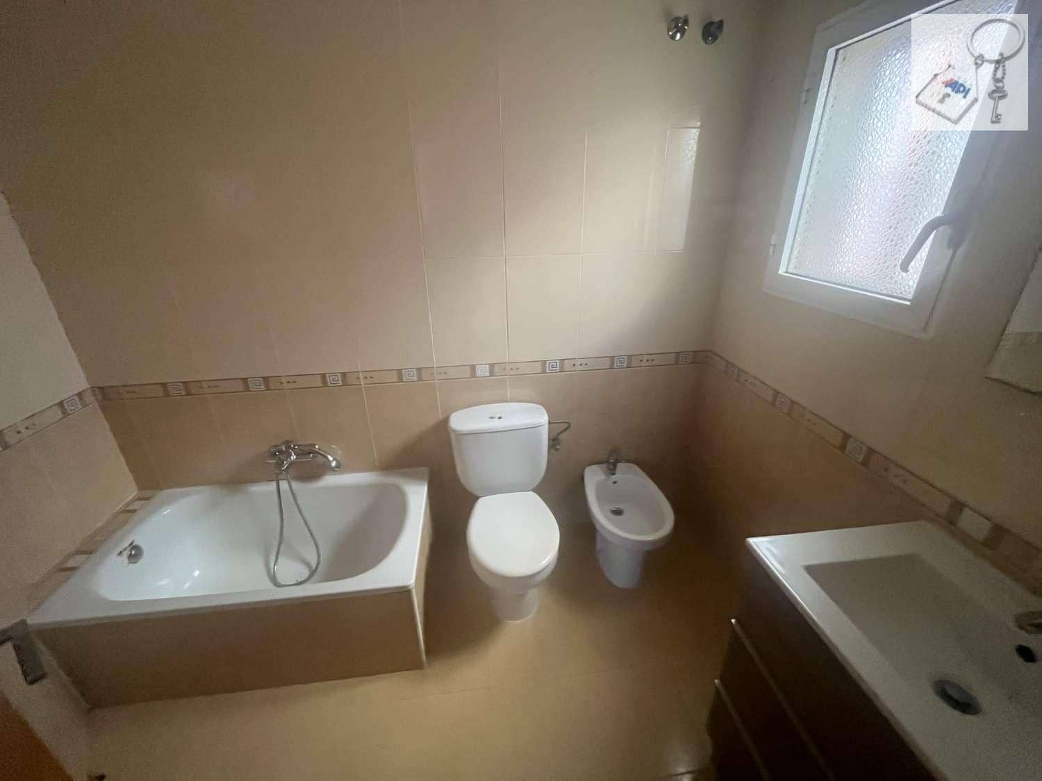 3 soveværelse Villa til salg i Torrevieja med swimmingpool garage - € 429.000 (Ref: 10174882)