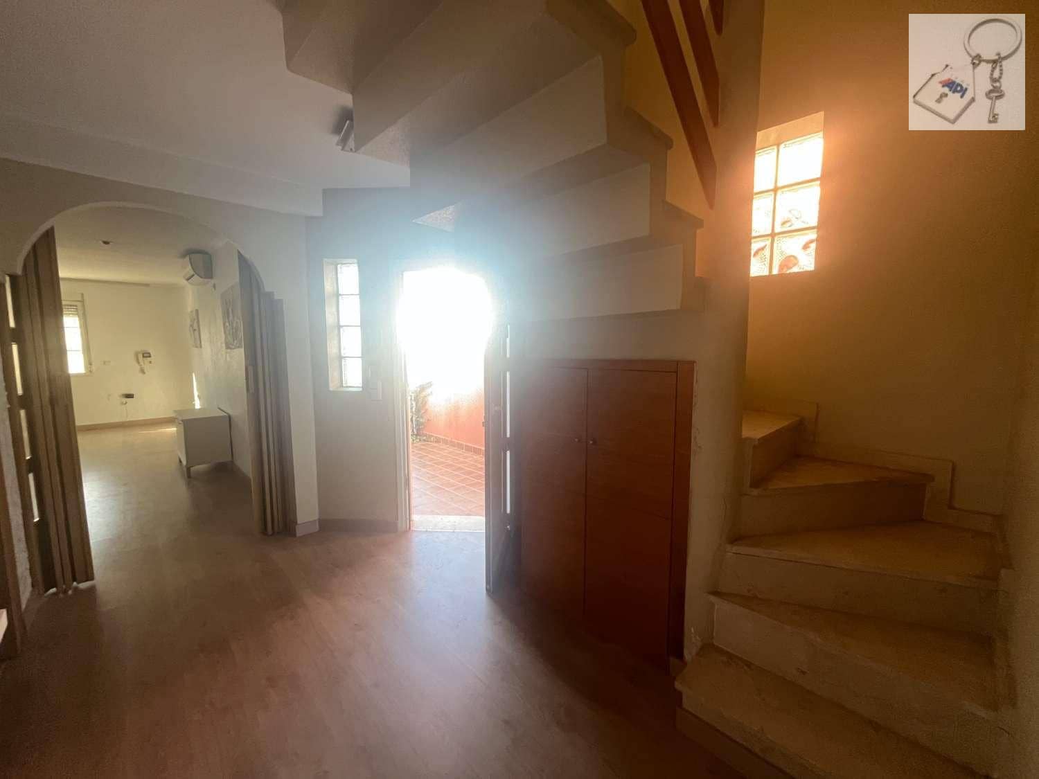 3 soveværelse Villa til salg i Torrevieja med swimmingpool garage - € 429.000 (Ref: 10174882)
