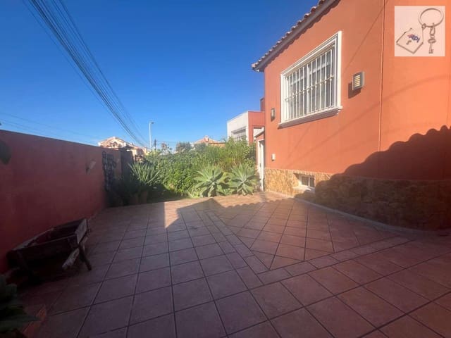 3 soveværelse Villa til salg i Aguas Nuevas, Torrevieja med swimmingpool garage - € 429.000 (Ref: 10174882)