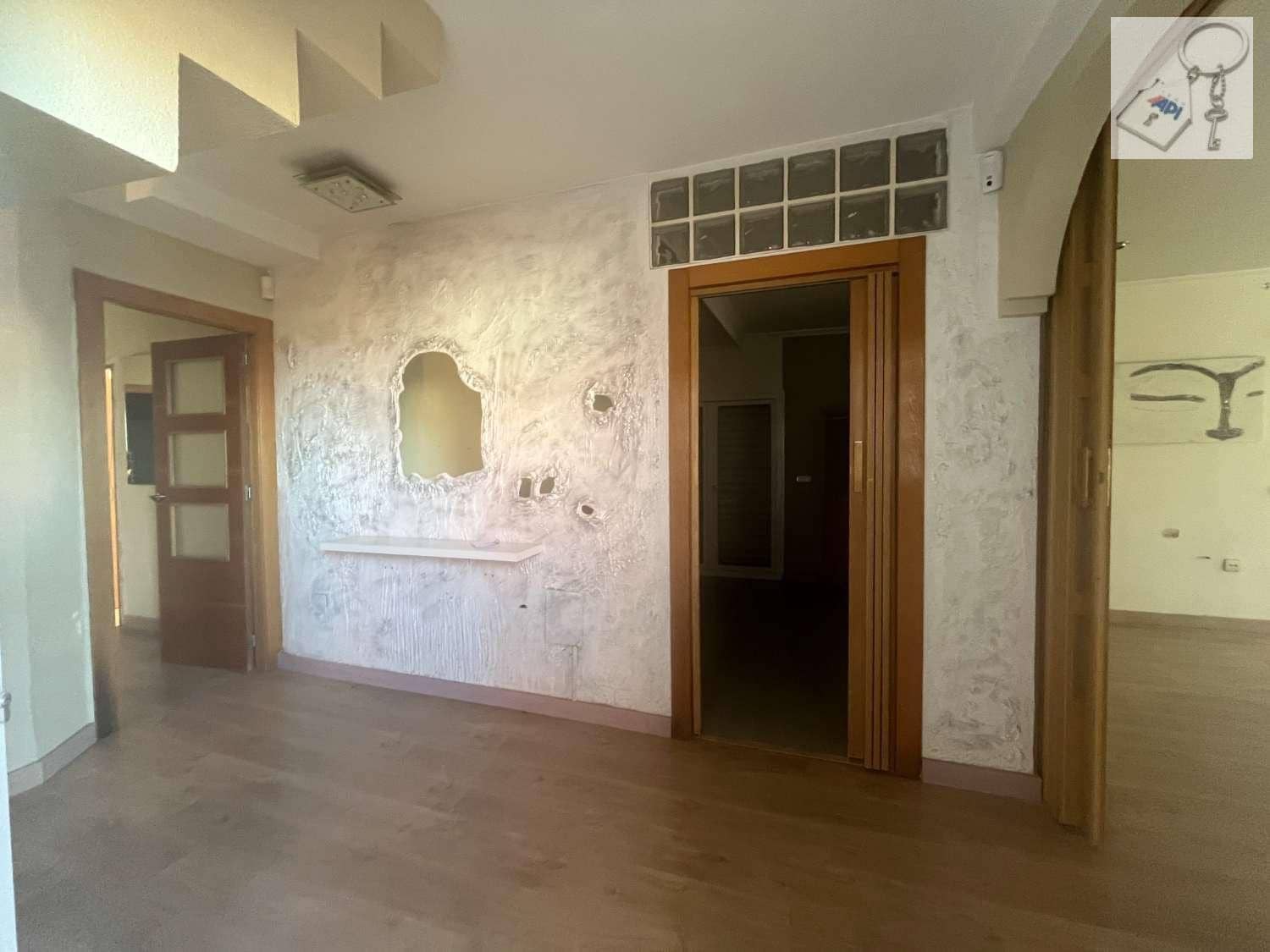 3 soveværelse Villa til salg i Torrevieja med swimmingpool garage - € 429.000 (Ref: 10174882)