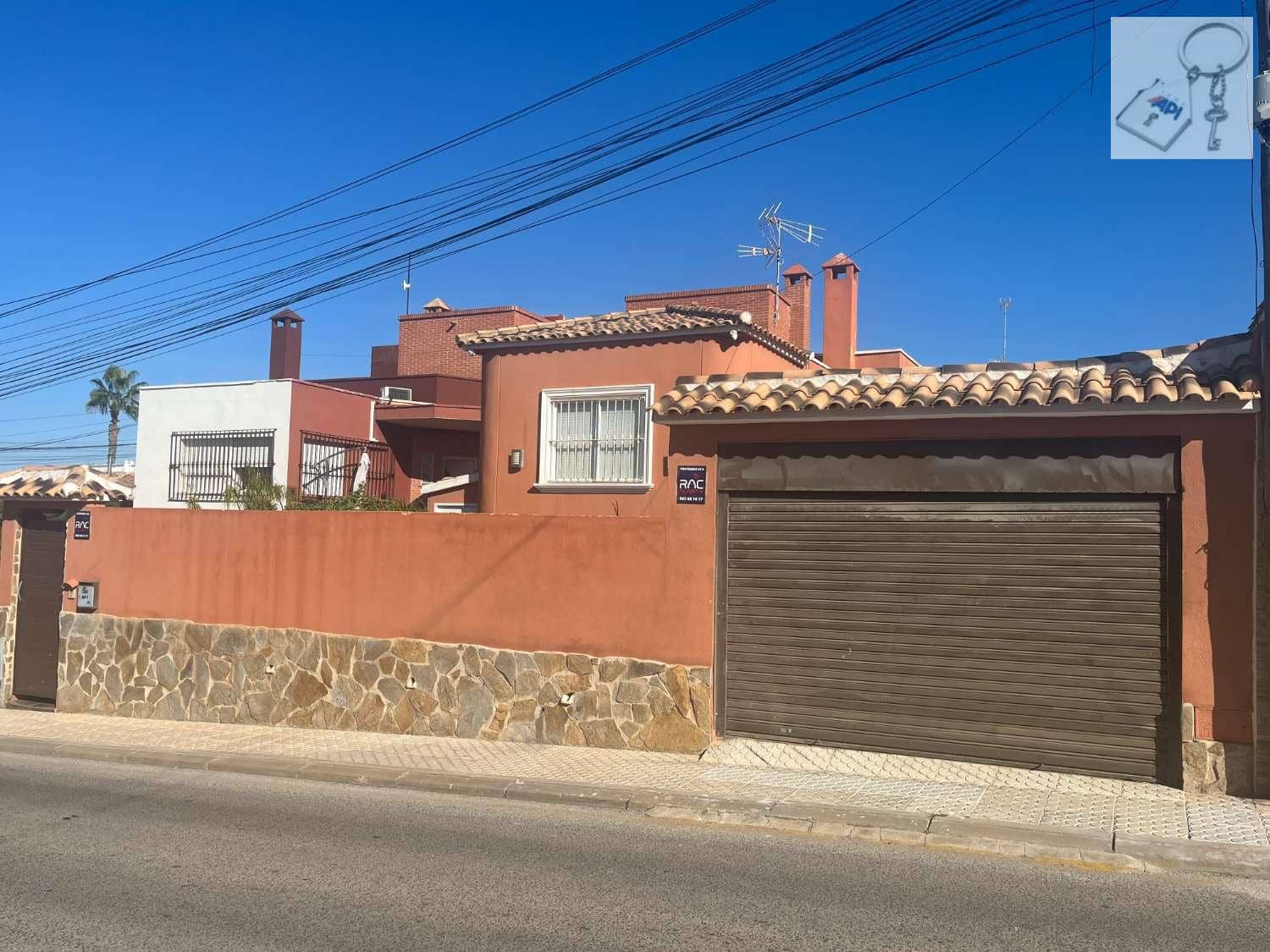 3 soveværelse Villa til salg i Torrevieja med swimmingpool garage - € 429.000 (Ref: 10174882)