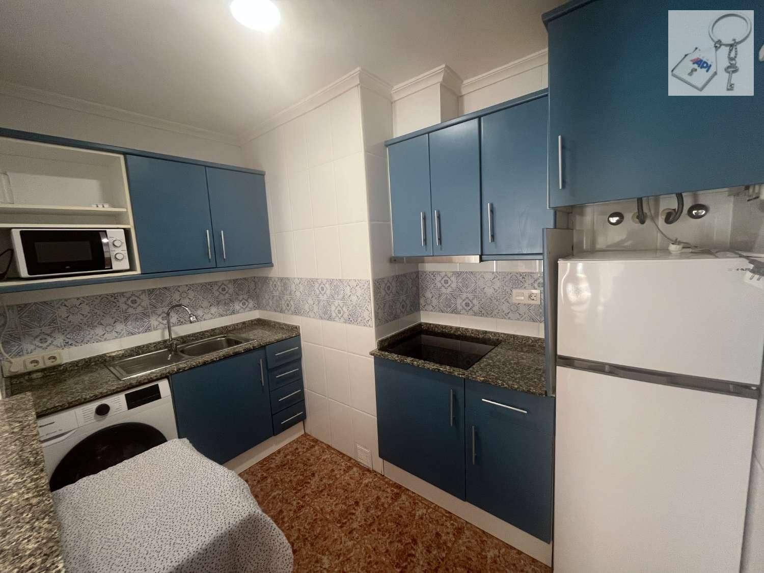 Appartement de Plage de 2 chambres à louer à Torrevieja avec piscine garage - 800 € (Ref: 10176322)