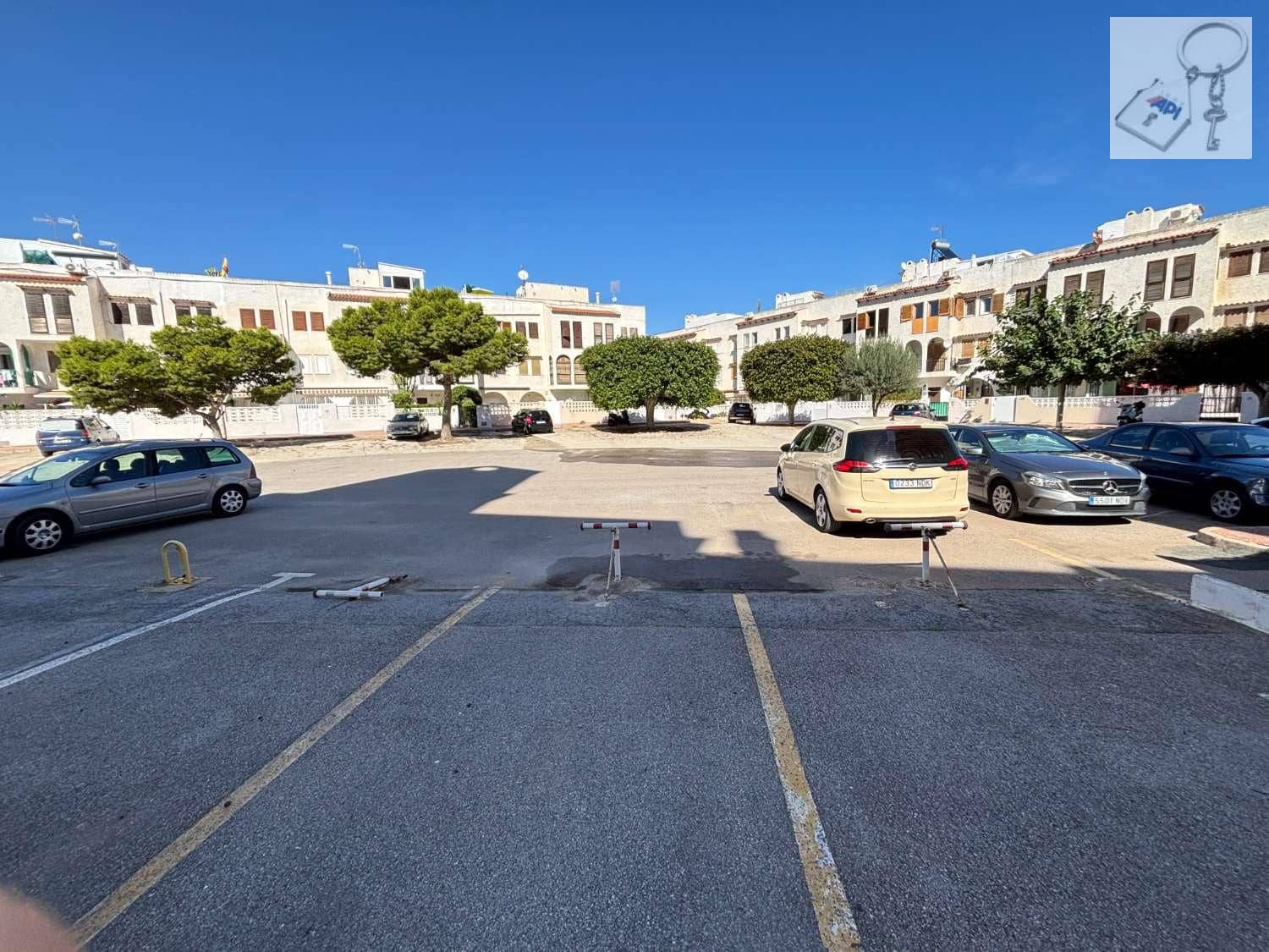 Appartement de Plage de 2 chambres à louer à Torrevieja avec piscine garage - 800 € (Ref: 10176322)