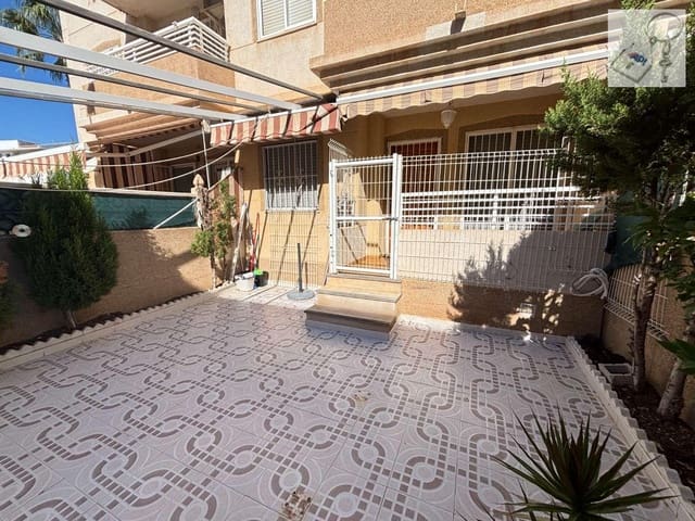 2 bedroom Beach Apartment for rent in Avenida Habaneras - Curva de Palangre, Torrevieja with pool garage - € 800 (Ref: 10176322)