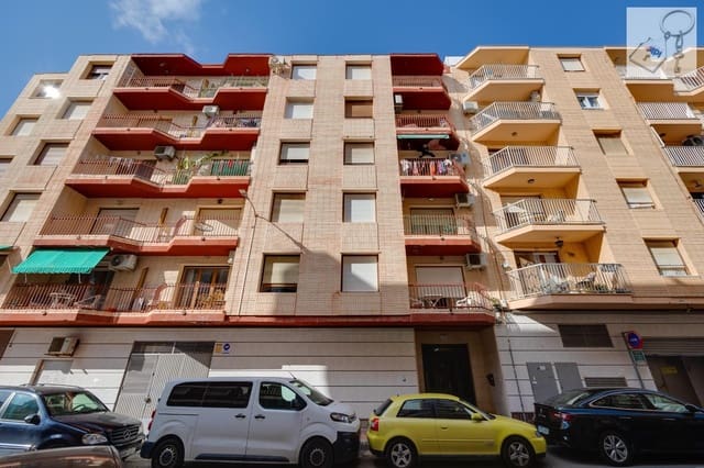 3 bedroom Penthouse for sale in Torrevieja - € 160,000 (Ref: 3104678)