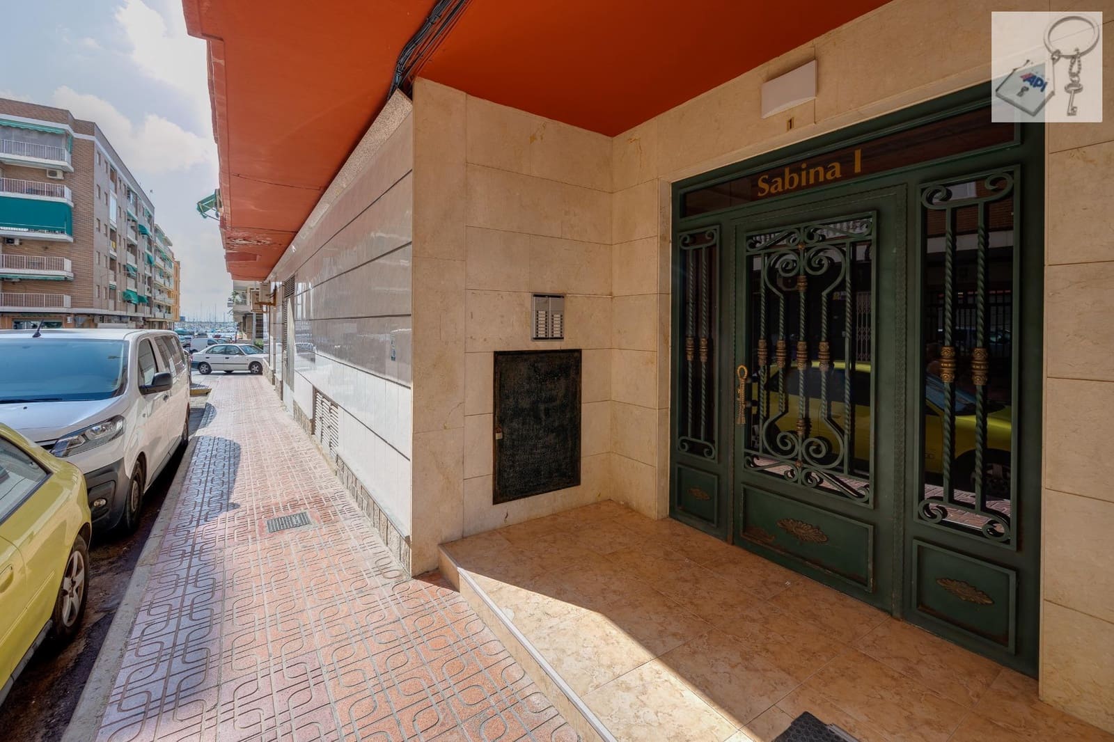 3 bedroom Penthouse for sale in Torrevieja - € 160,000 (Ref: 3104678)