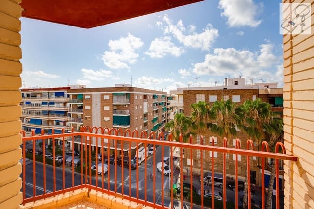 3 bedroom Penthouse for sale in Torrevieja - € 160,000 (Ref: 3104678)