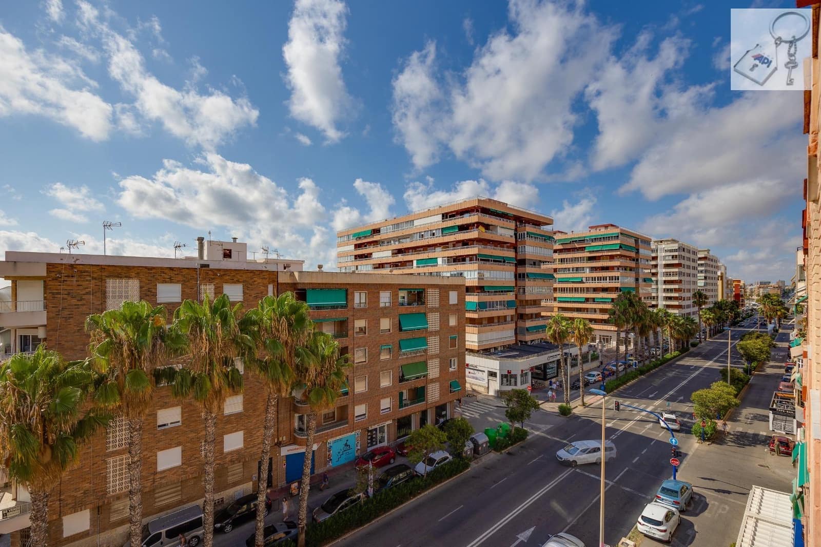 3 bedroom Penthouse for sale in Torrevieja - € 160,000 (Ref: 3104678)