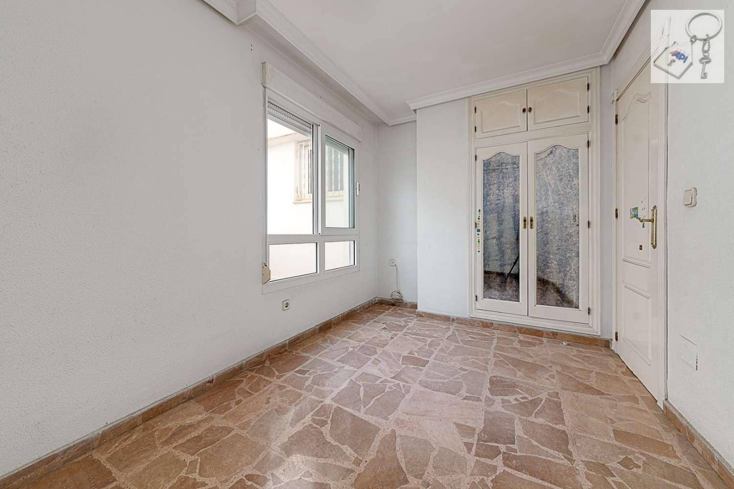 5 sovrum Lägenhet till salu i Torrevieja - 269 000 € (Ref: 7948694)