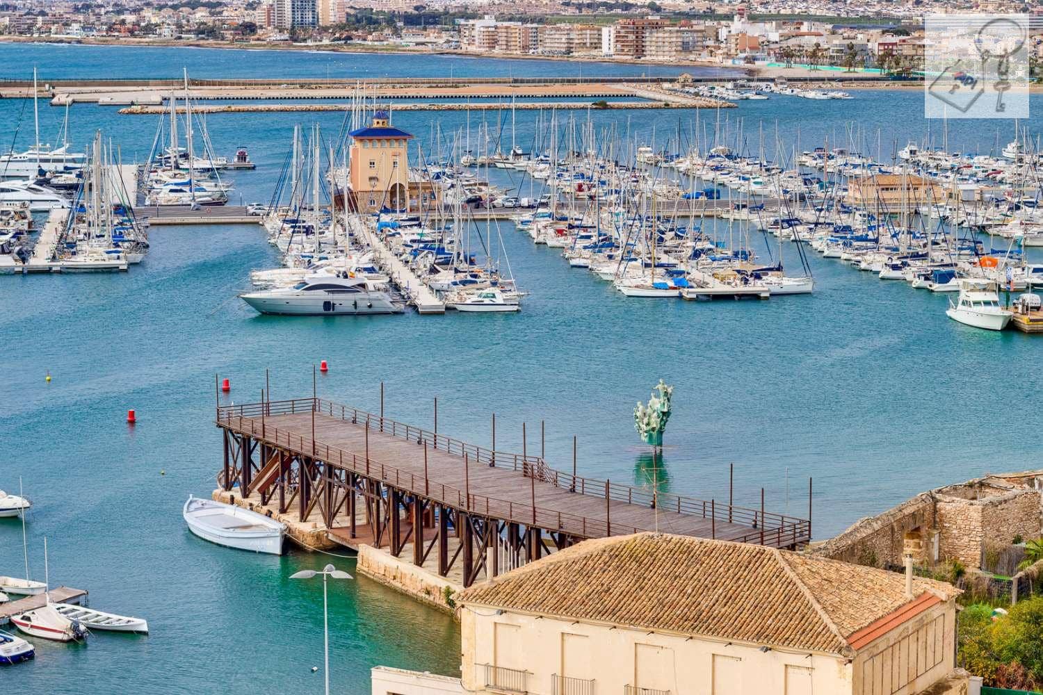 5 sovrum Lägenhet till salu i Torrevieja - 269 000 € (Ref: 7948694)