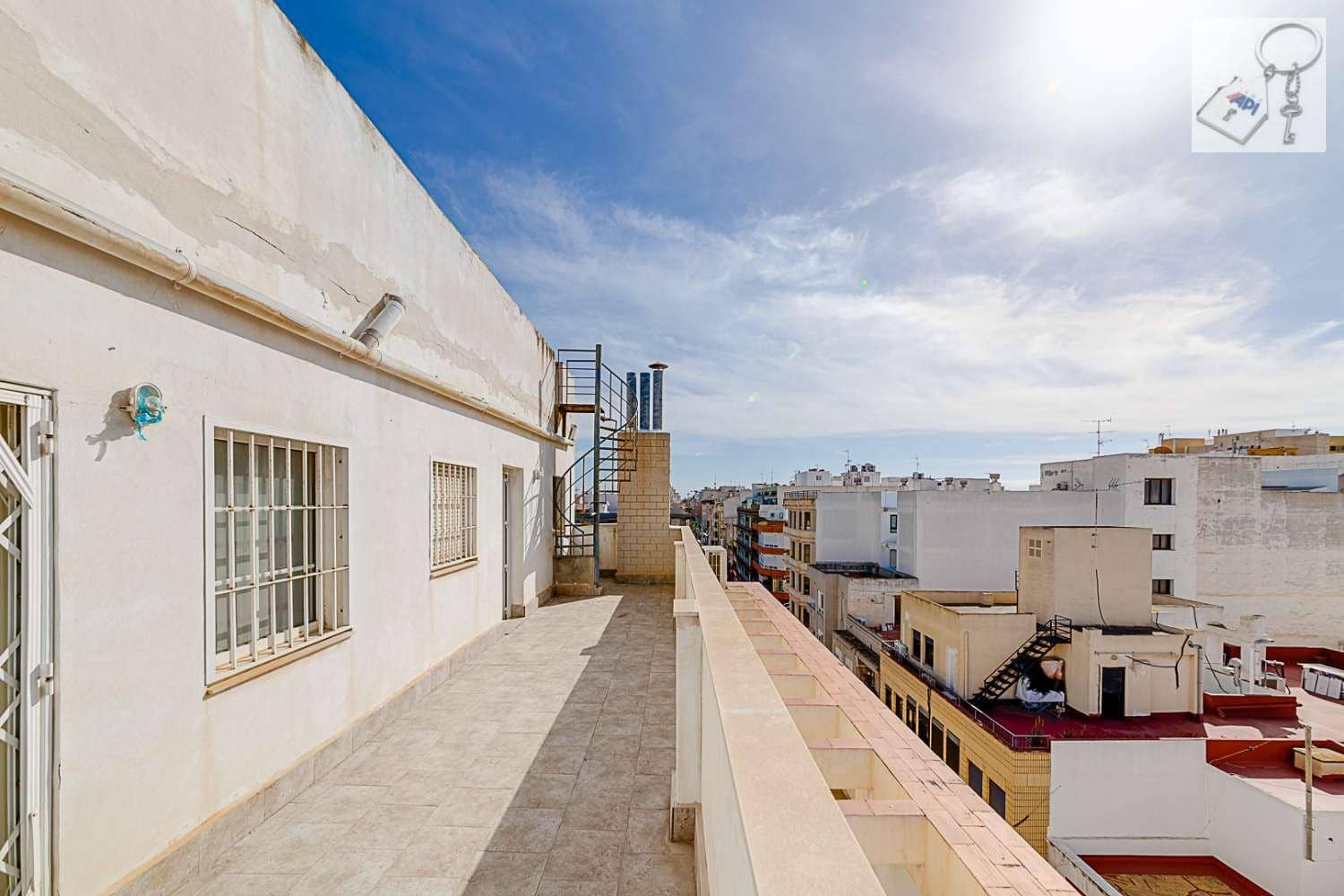 5 sovrum Lägenhet till salu i Torrevieja - 269 000 € (Ref: 7948694)