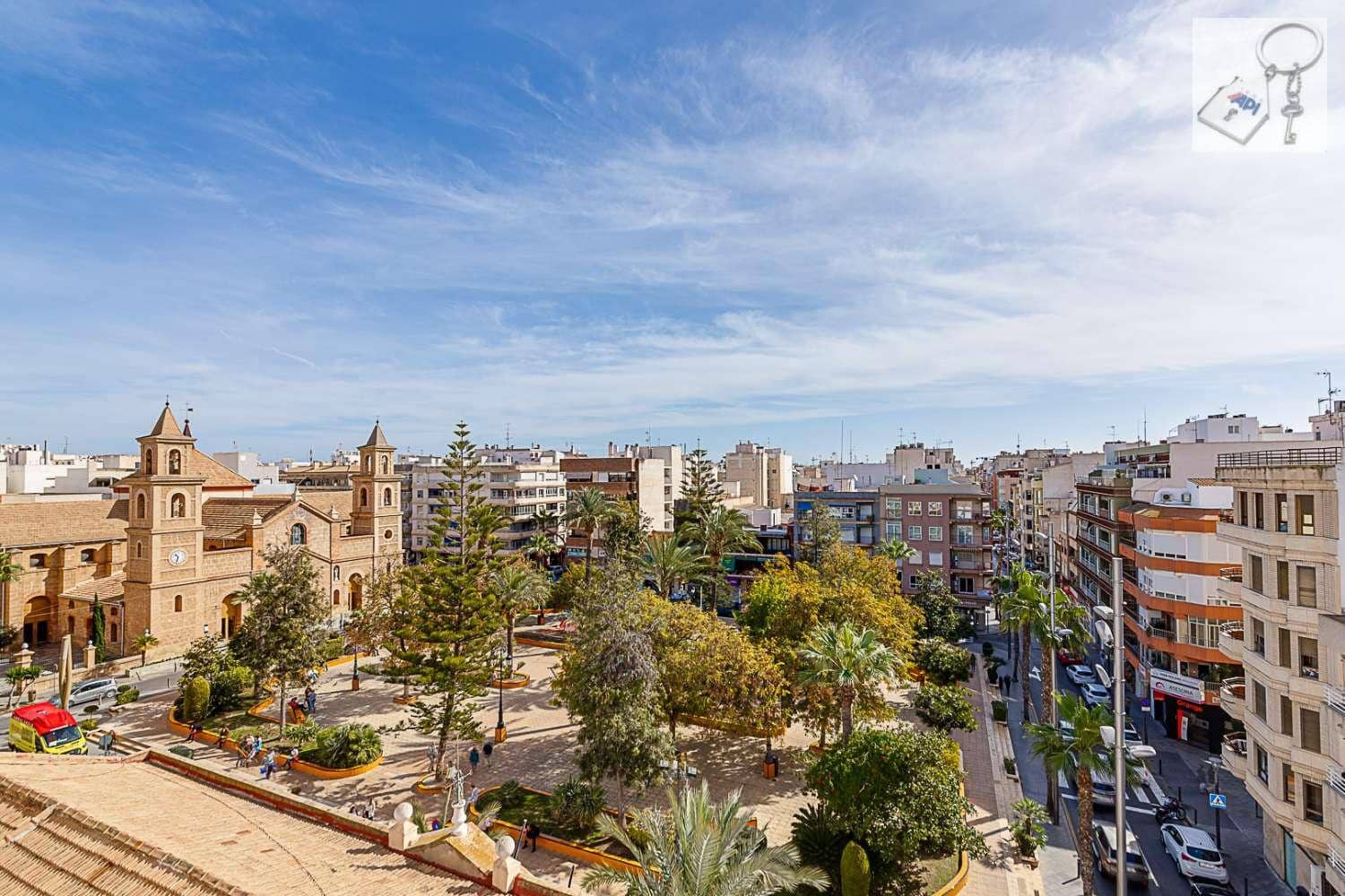 5 sovrum Lägenhet till salu i Torrevieja - 269 000 € (Ref: 7948694)