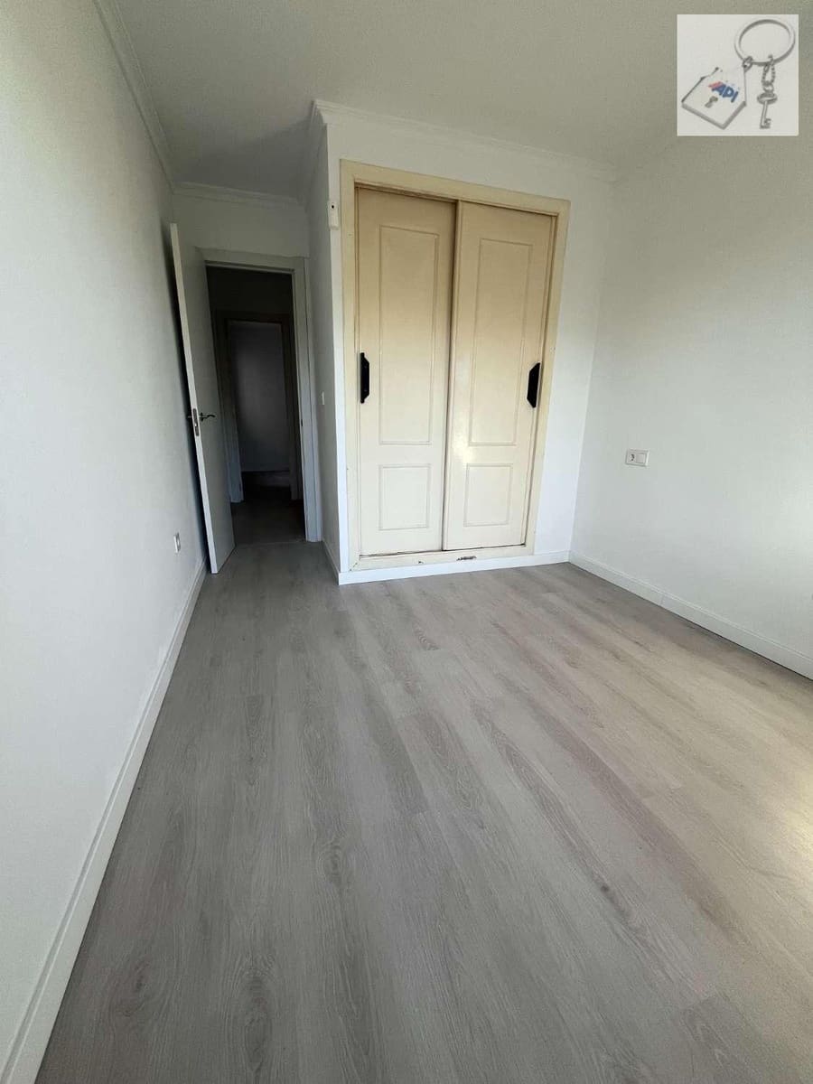 2 soveværelse Semi-Rækkehus til salg i Torrevieja med swimmingpool - € 125.000 (Ref: 8773069)