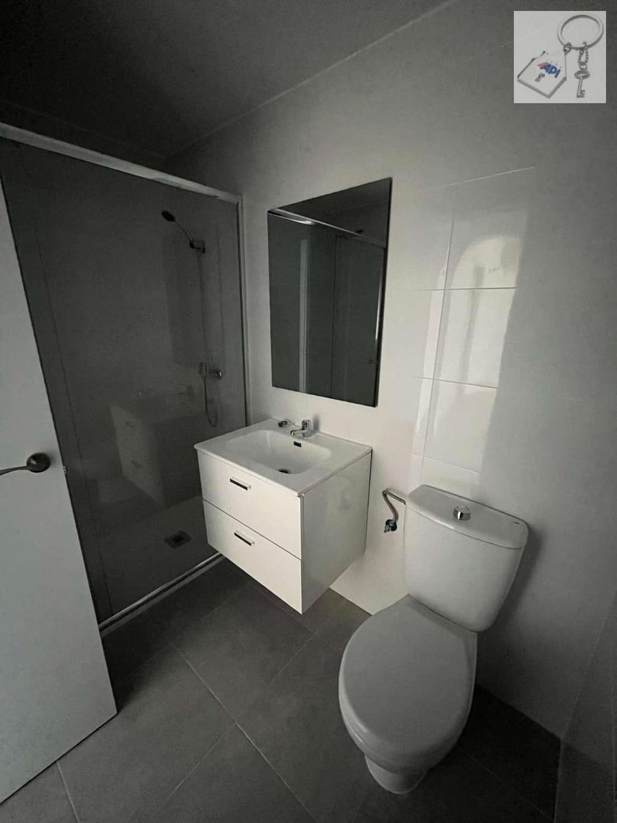 2 soveværelse Semi-Rækkehus til salg i Torrevieja med swimmingpool - € 125.000 (Ref: 8773069)