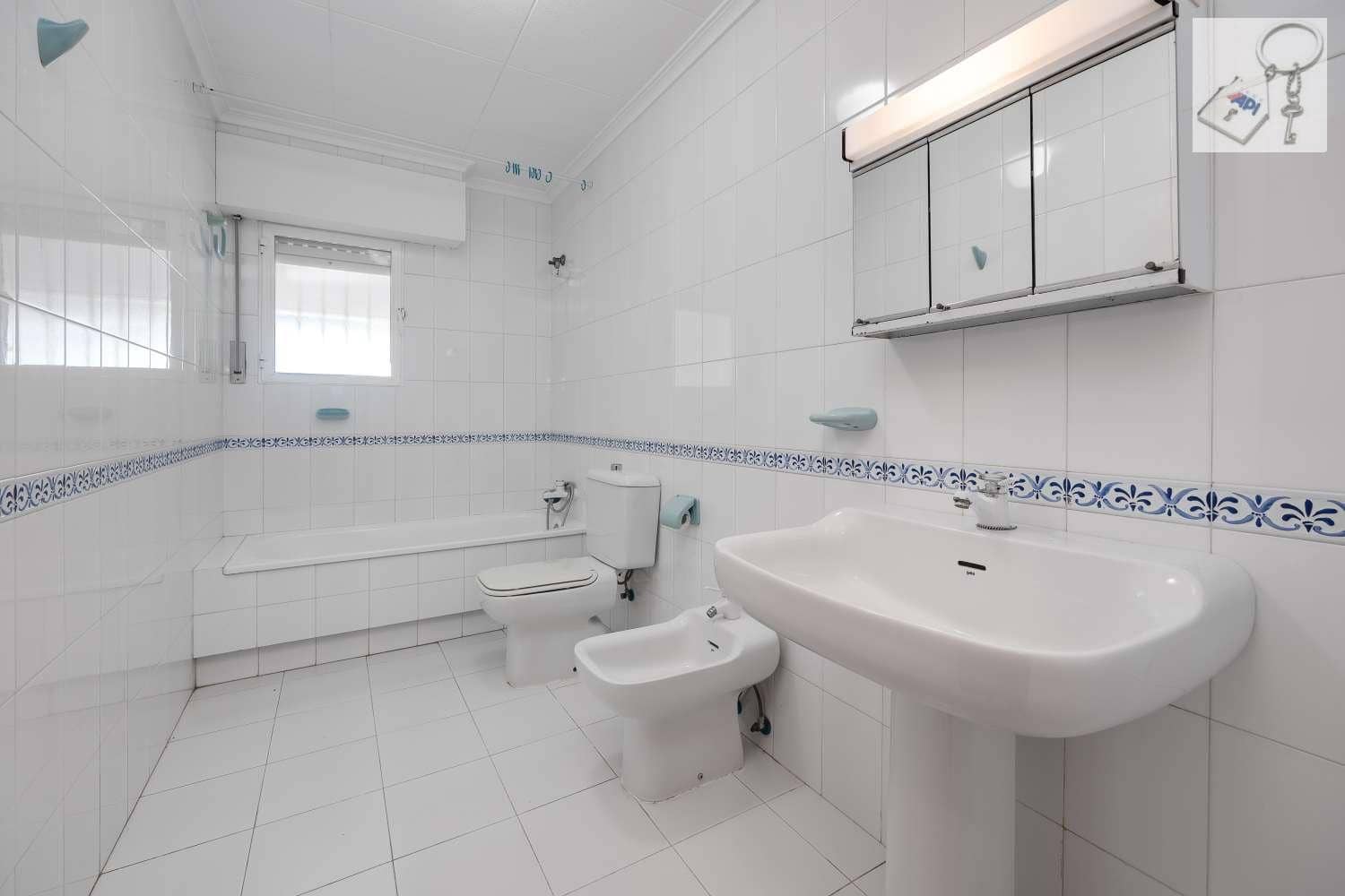 4 chambre Finca/Maison de Campagne à vendre à Torrevieja avec piscine garage - 517 000 € (Ref: 8786032)