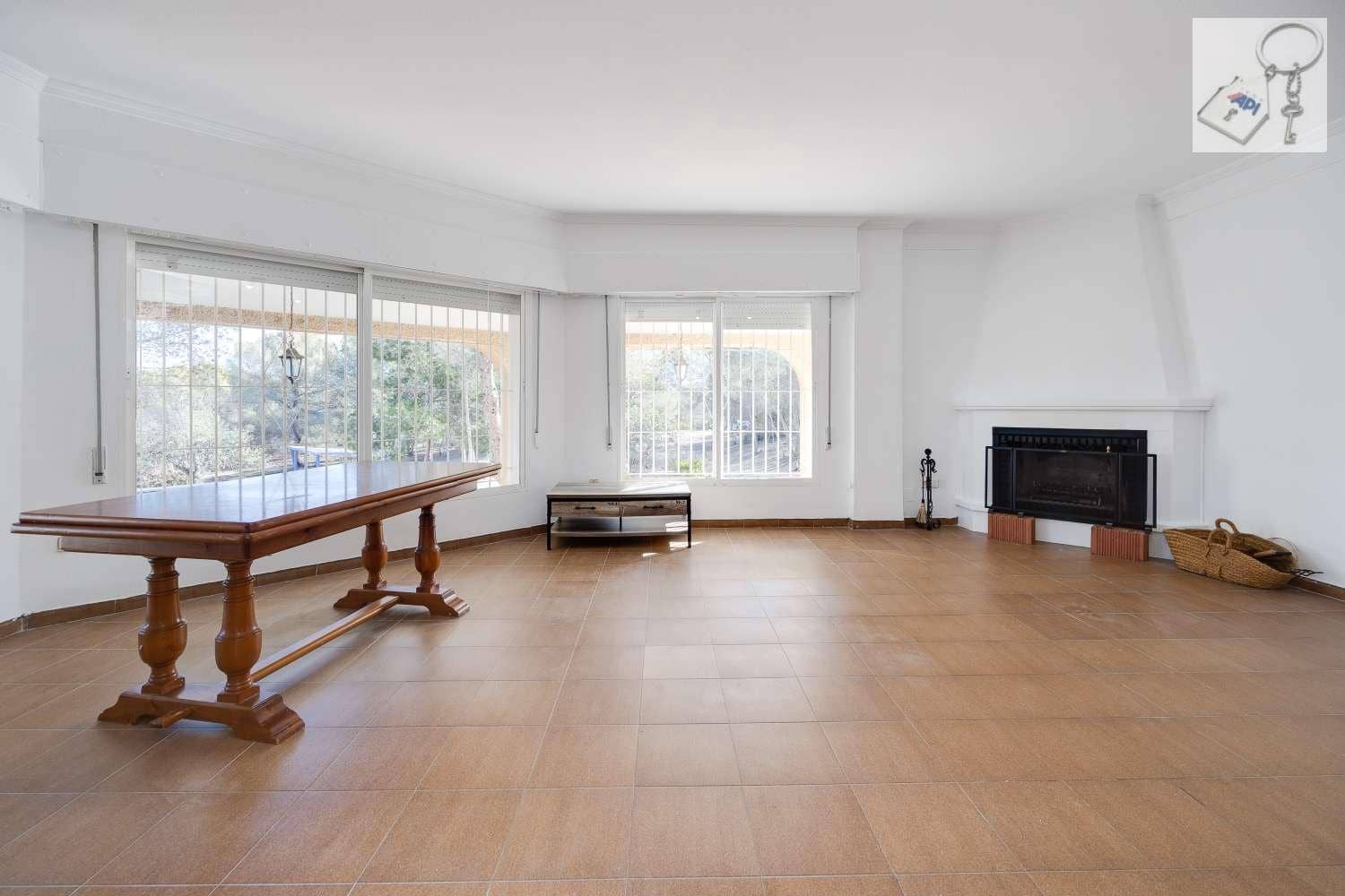 4 chambre Finca/Maison de Campagne à vendre à Torrevieja avec piscine garage - 517 000 € (Ref: 8786032)