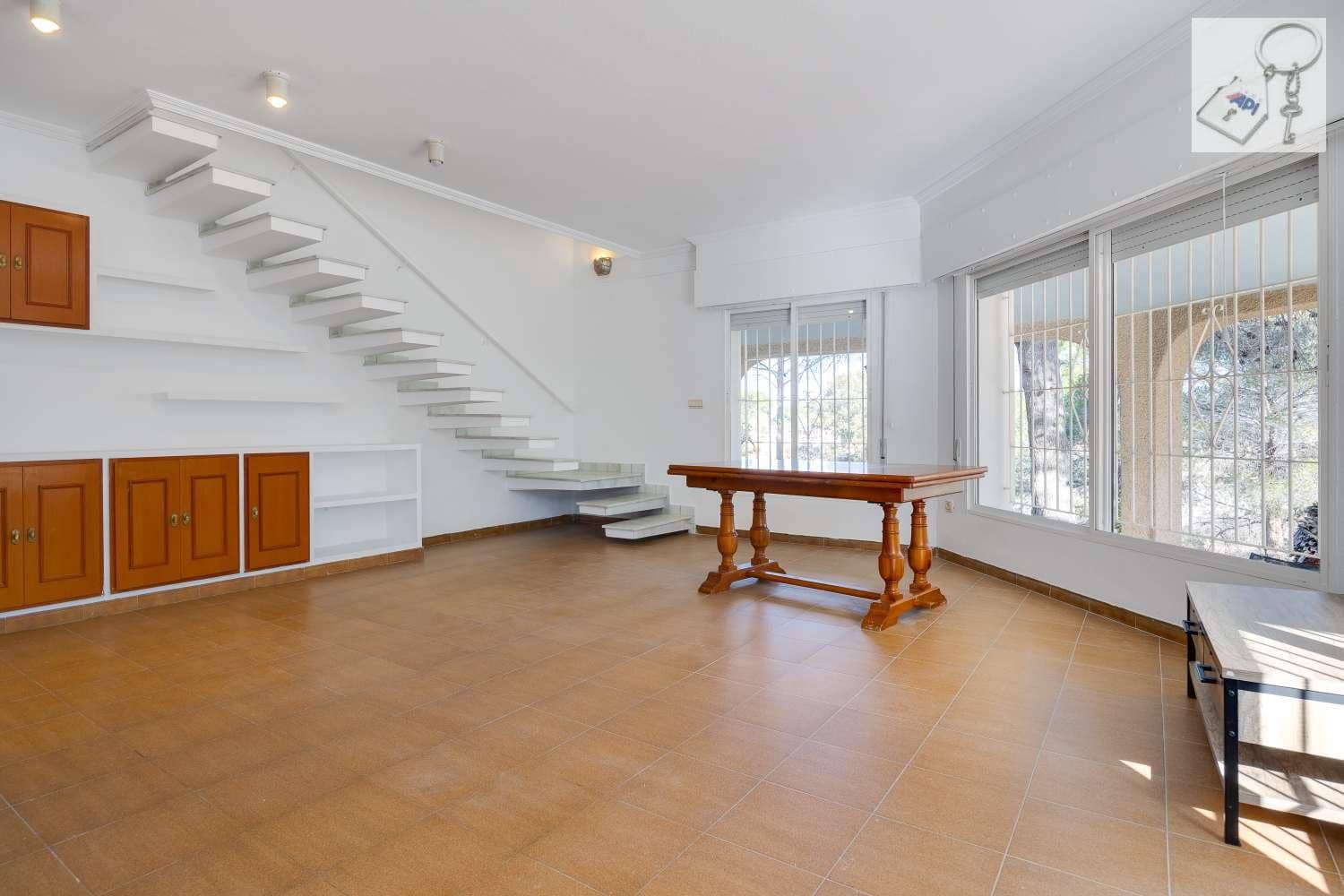 4 chambre Finca/Maison de Campagne à vendre à Torrevieja avec piscine garage - 517 000 € (Ref: 8786032)