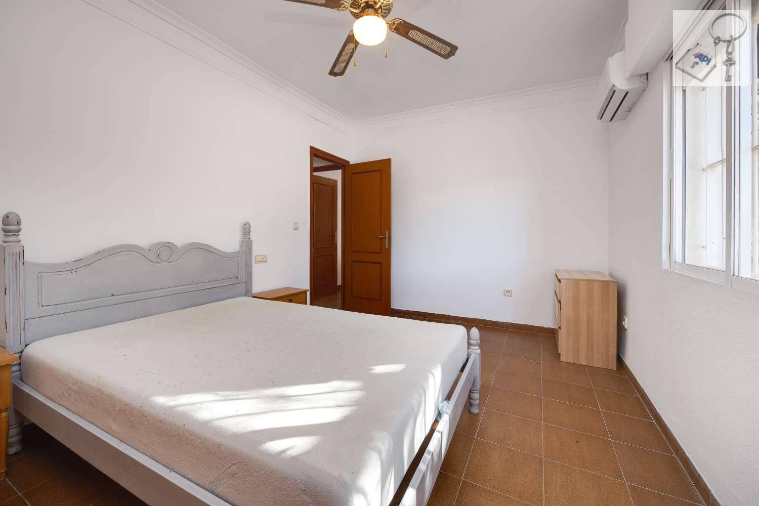 4 chambre Finca/Maison de Campagne à vendre à Torrevieja avec piscine garage - 517 000 € (Ref: 8786032)