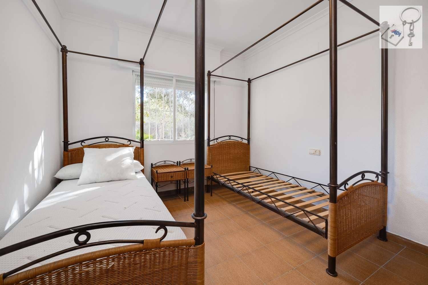 4 chambre Finca/Maison de Campagne à vendre à Torrevieja avec piscine garage - 517 000 € (Ref: 8786032)