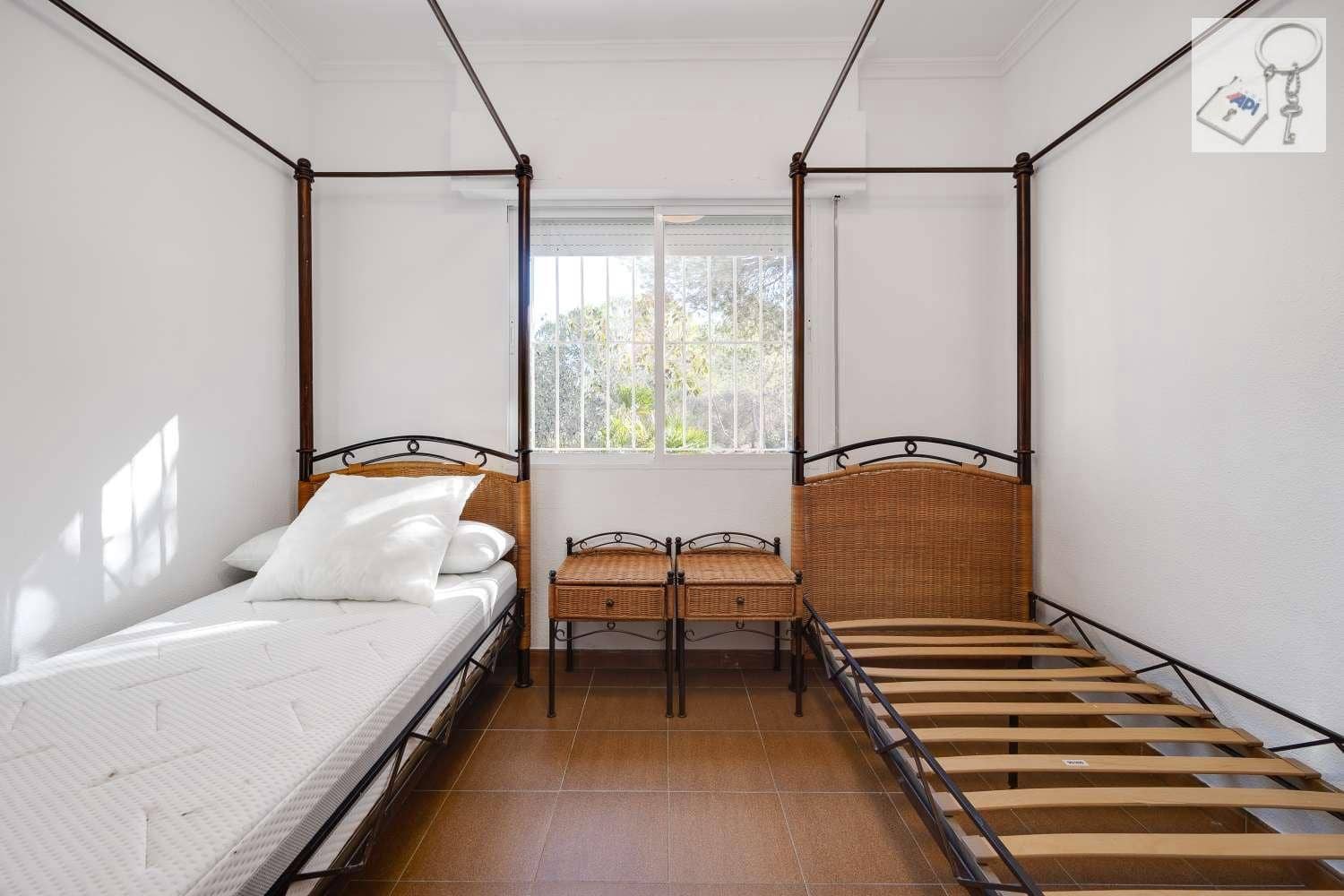 4 chambre Finca/Maison de Campagne à vendre à Torrevieja avec piscine garage - 517 000 € (Ref: 8786032)