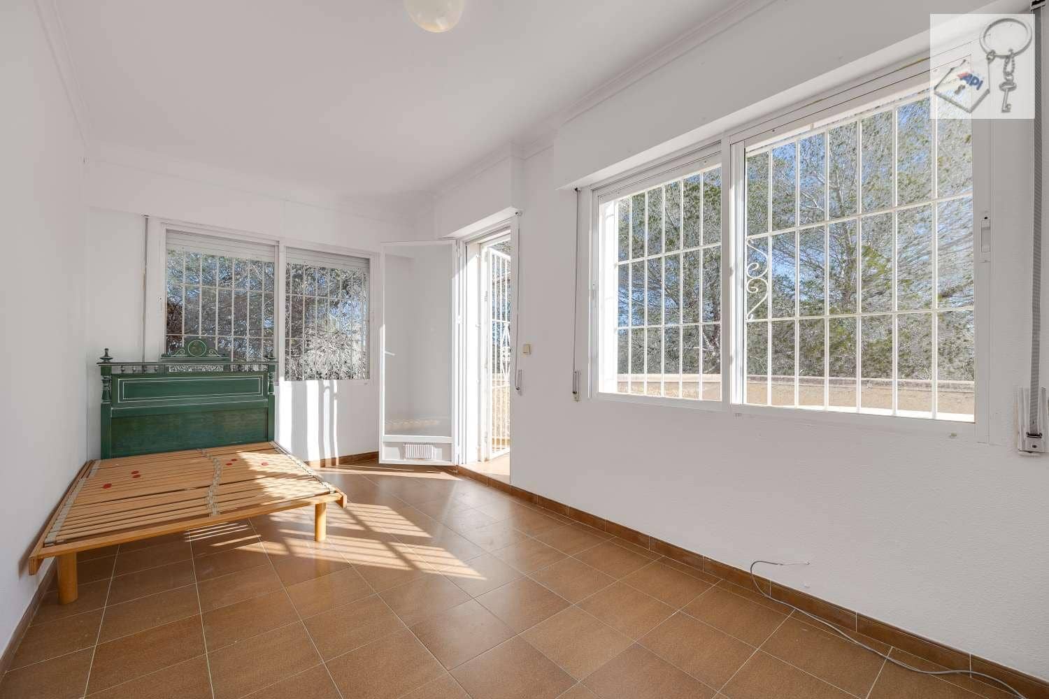 4 chambre Finca/Maison de Campagne à vendre à Torrevieja avec piscine garage - 517 000 € (Ref: 8786032)