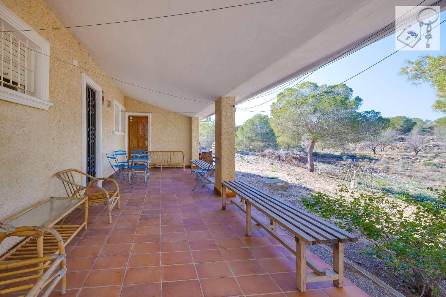 4 chambre Finca/Maison de Campagne à vendre à Torrevieja avec piscine garage - 517 000 € (Ref: 8786032)