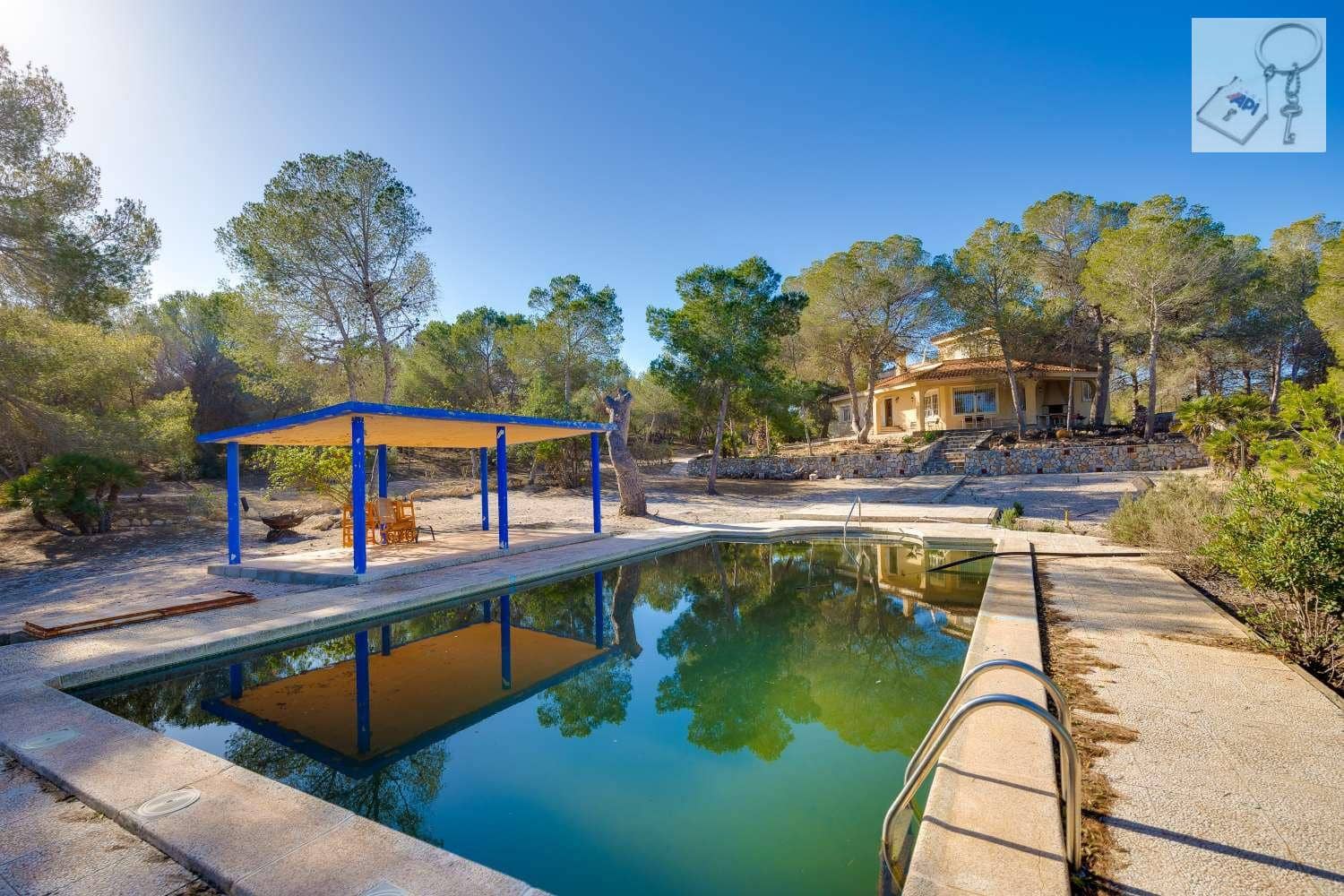 4 chambre Finca/Maison de Campagne à vendre à Torrevieja avec piscine garage - 517 000 € (Ref: 8786032)