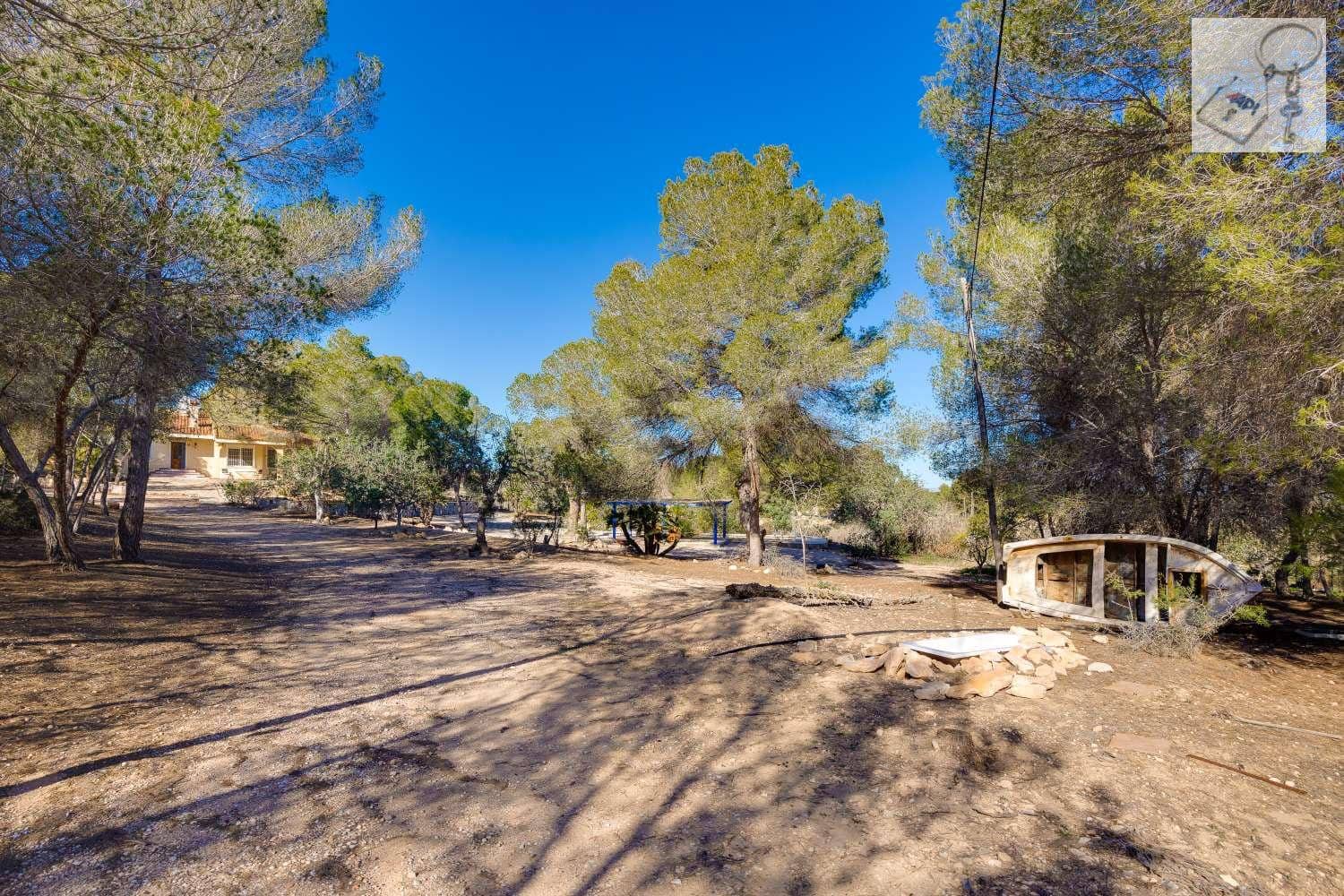 4 chambre Finca/Maison de Campagne à vendre à Torrevieja avec piscine garage - 517 000 € (Ref: 8786032)