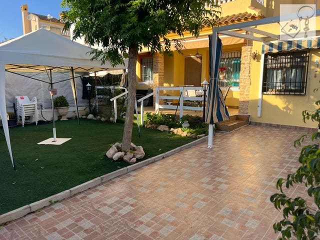 4 soverom Rekkehus til salgs i Aguas Nuevas, Torrevieja med garasje - € 238 000 (Ref: 8884032)