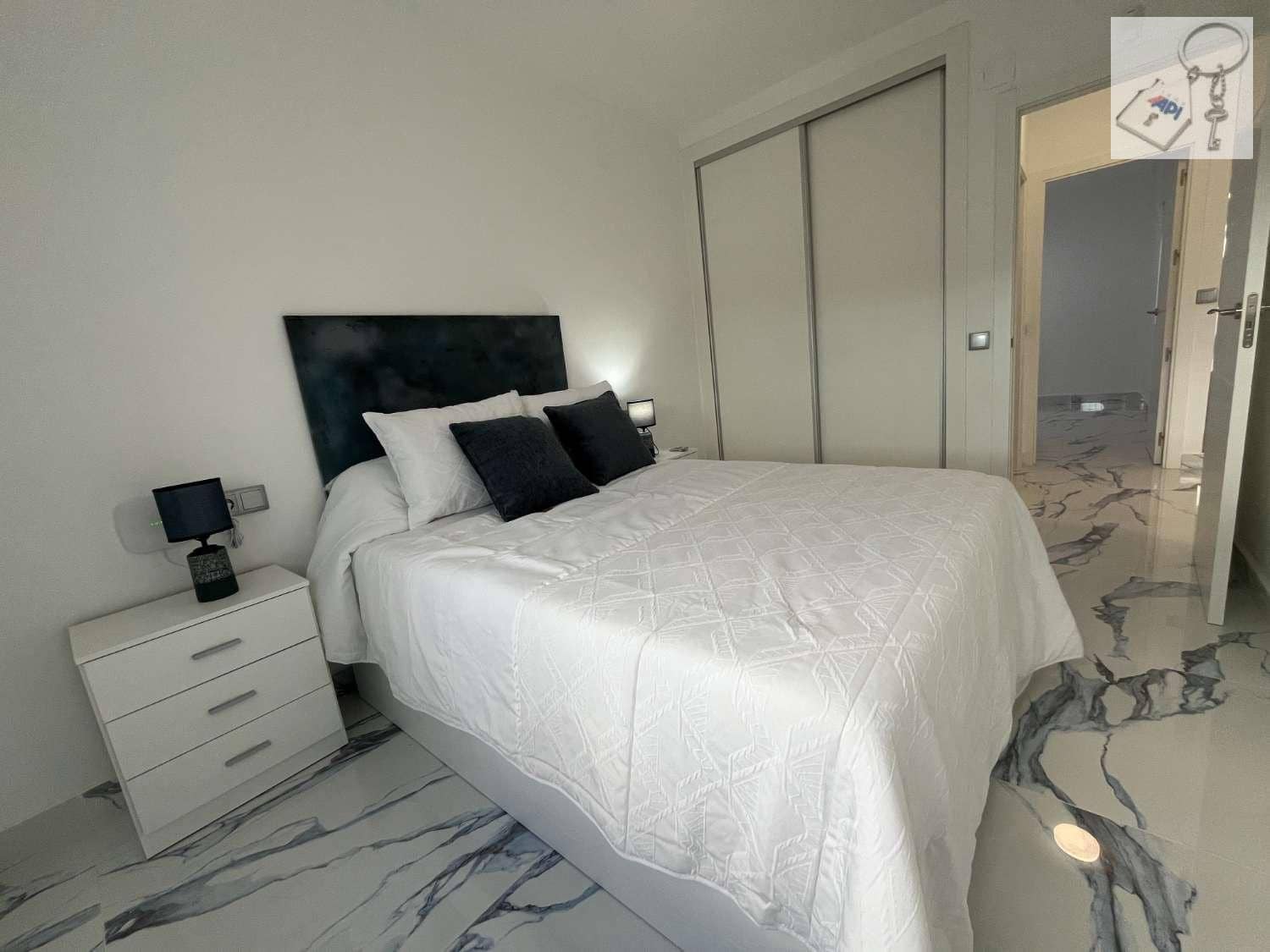 2 soveværelse Bungalow til salg i El Chaparral med garage - € 177.000 (Ref: 8907125)