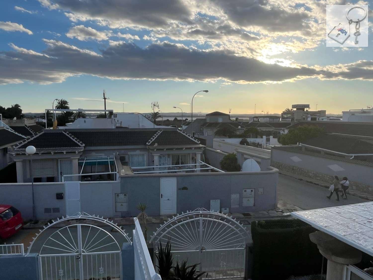 2 soveværelse Bungalow til salg i El Chaparral med garage - € 177.000 (Ref: 8907125)