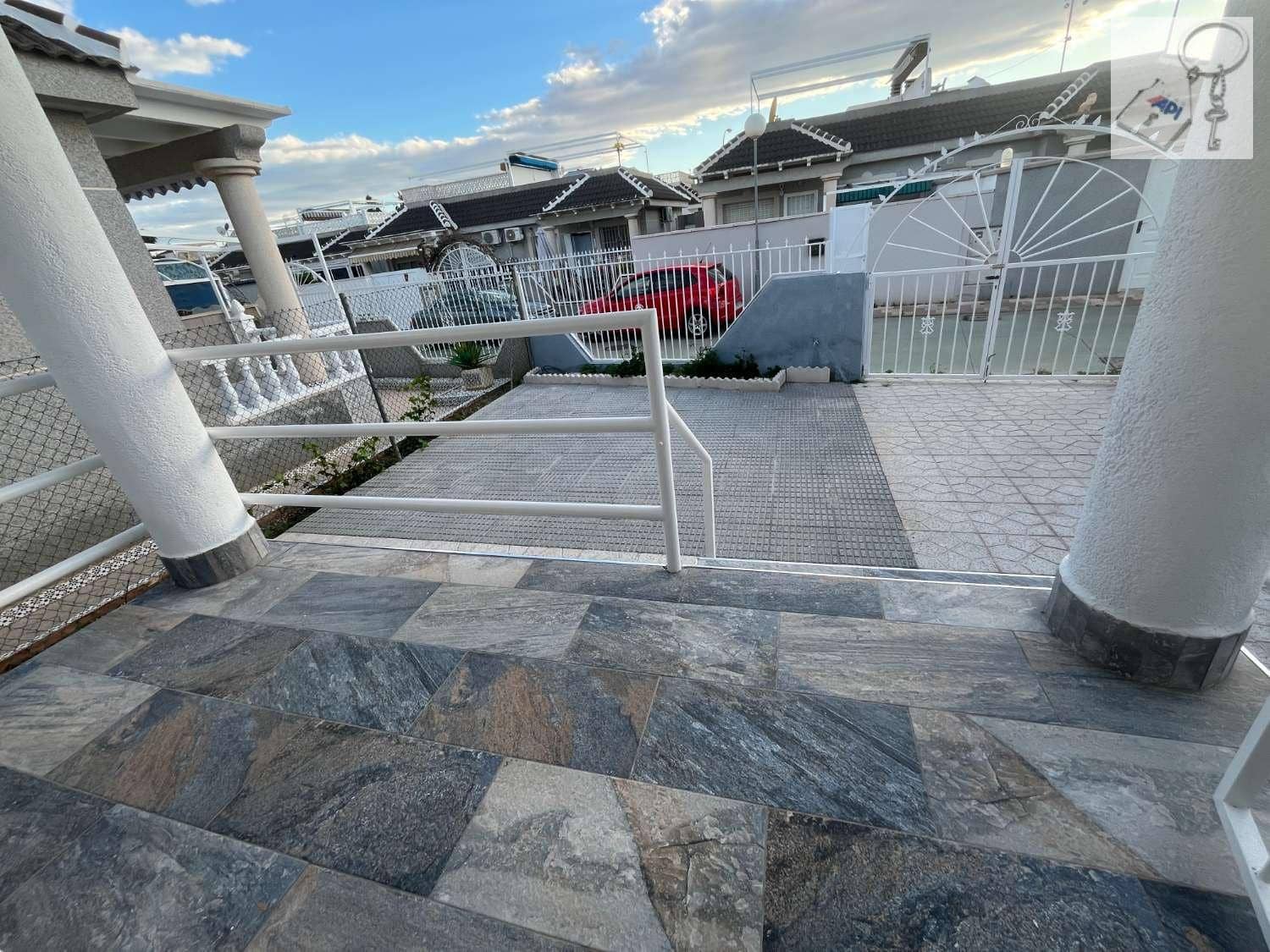 2 soveværelse Bungalow til salg i El Chaparral med garage - € 177.000 (Ref: 8907125)