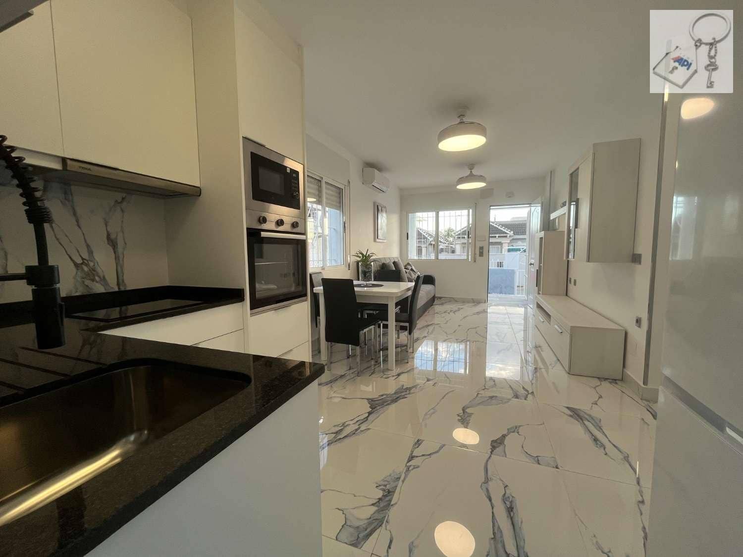 2 soveværelse Bungalow til salg i El Chaparral med garage - € 177.000 (Ref: 8907125)