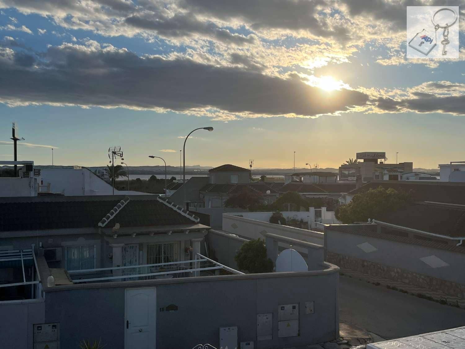 2 soveværelse Bungalow til salg i El Chaparral med garage - € 177.000 (Ref: 8907125)