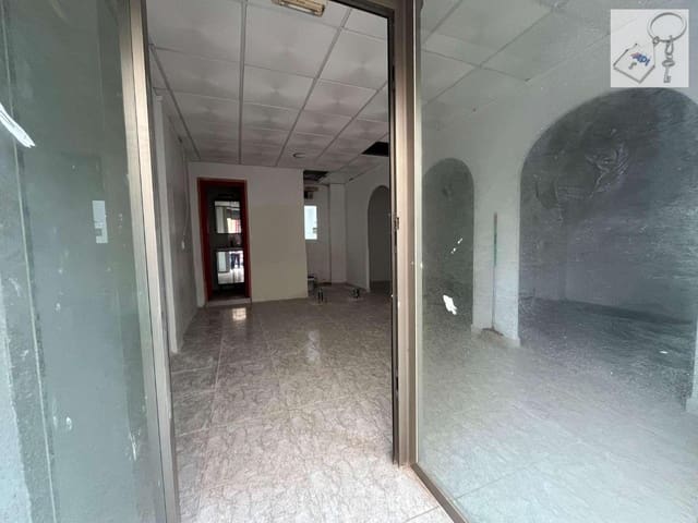 Commercial for sale in Las Piscinas Naturales, Torrevieja - € 79,900 (Ref: 8942655)