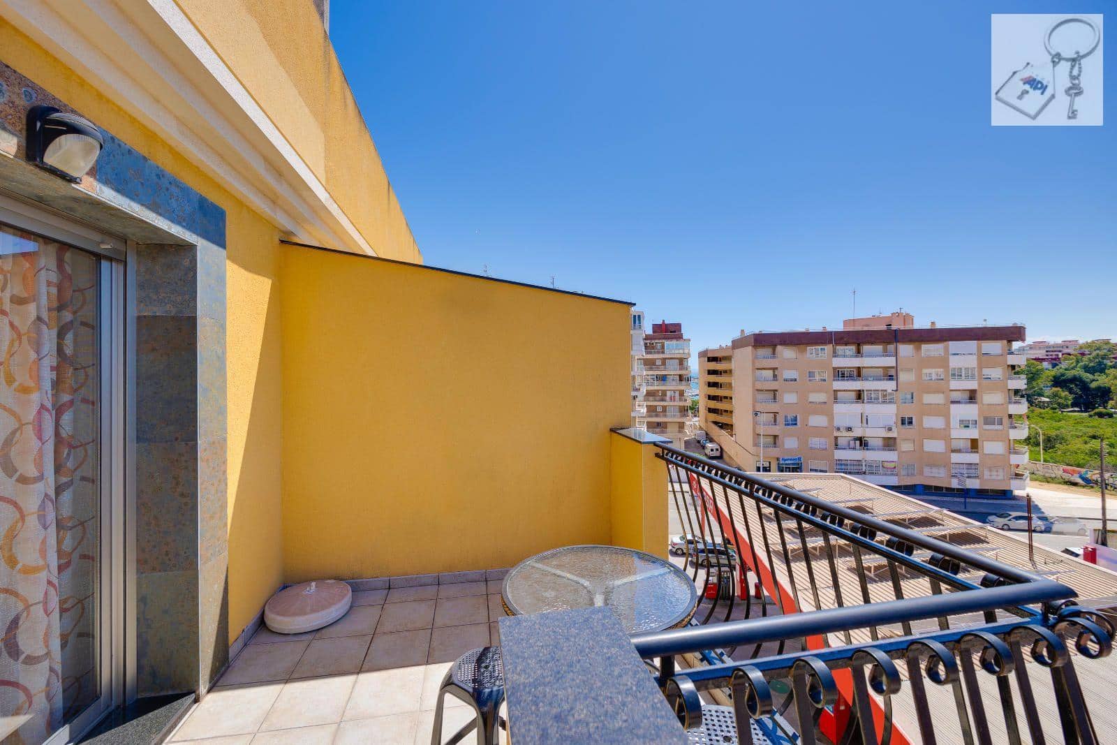 2 Zimmer Penthouse zu verkaufen in Torrevieja - 145.969 € (Ref: 8975776)