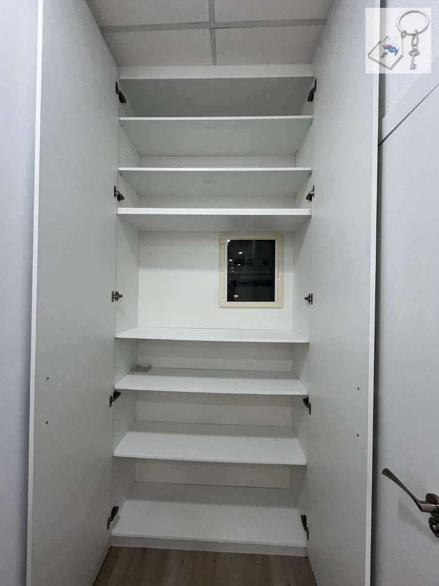 Kommersiell til salgs i Torrevieja - € 220 000 (Ref: 9042001)