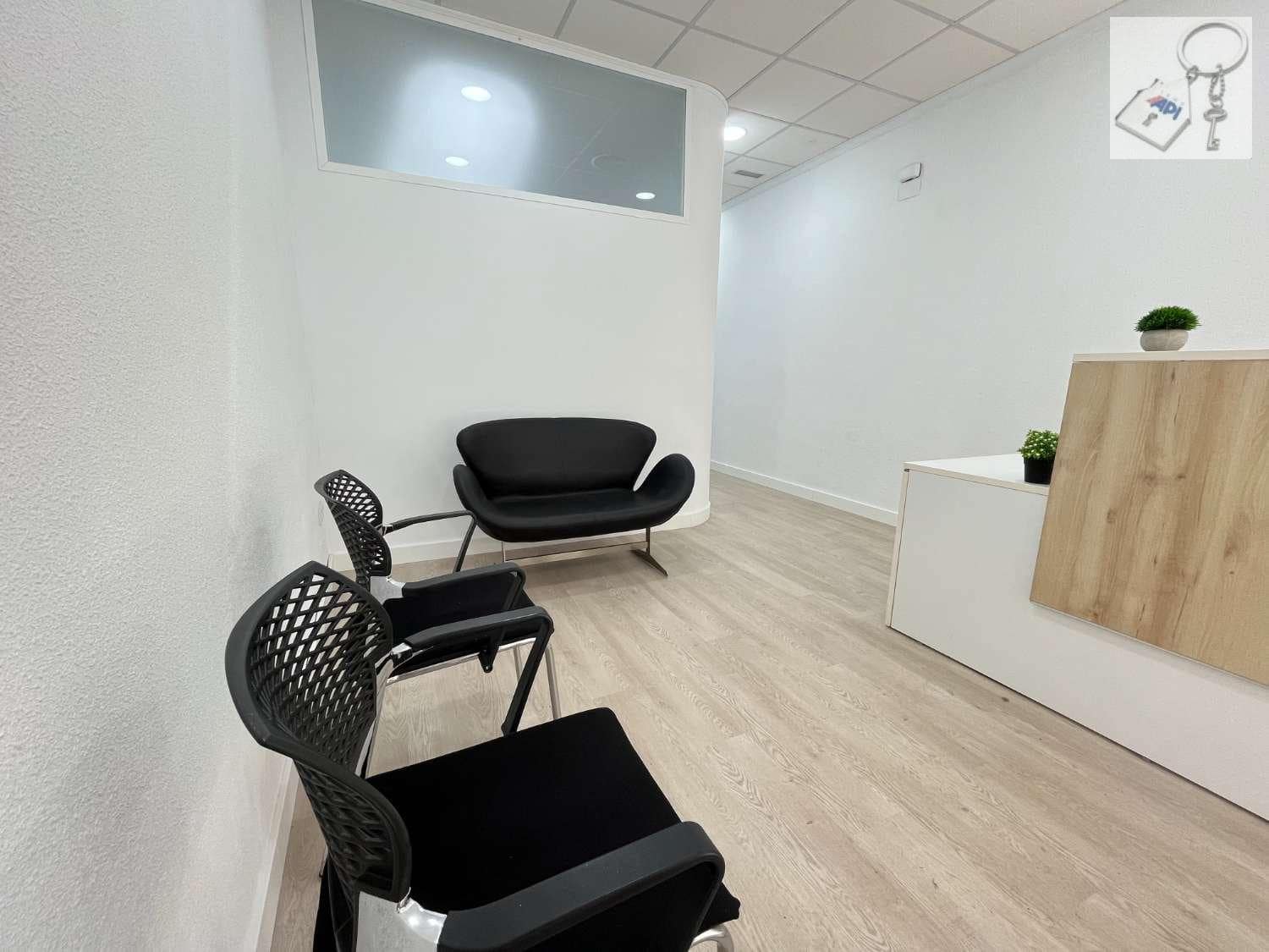 Kommersiell til salgs i Torrevieja - € 220 000 (Ref: 9042001)