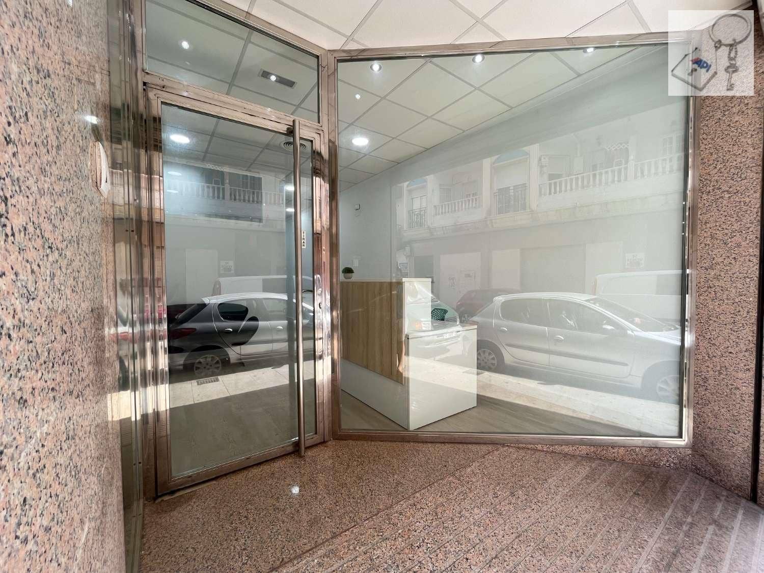 Kommersiell til salgs i Torrevieja - € 220 000 (Ref: 9042001)