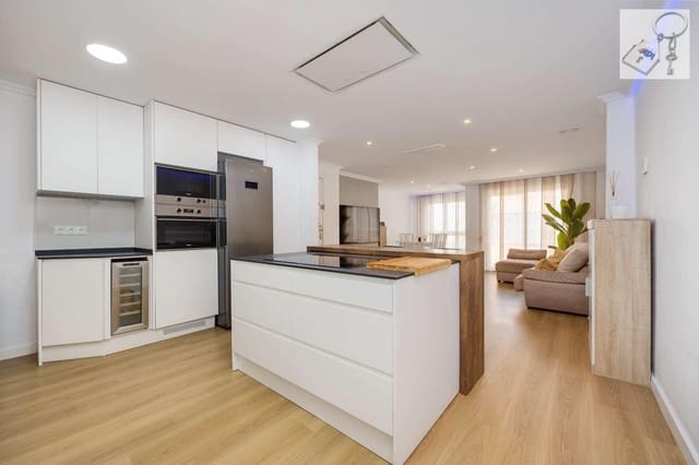 3 slaapkamer Strandappartement te koop in Centro - Muelle Pesquero, Torrevieja - € 259.990 (Ref: 9047653)