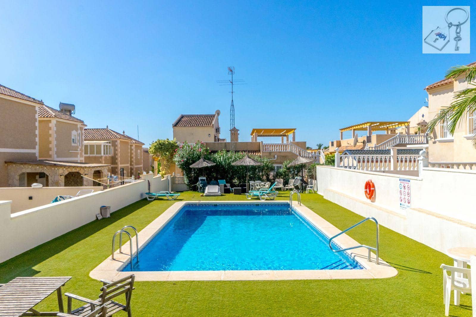 3 soveværelse Byhus til salg i Orihuela med swimmingpool - € 295.000 (Ref: 9088455)