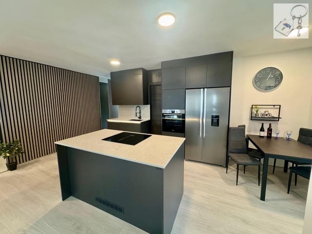 Apartamento de 3 habitaciones en Torrevieja en venta - 357.000 € (Ref: 9088456)