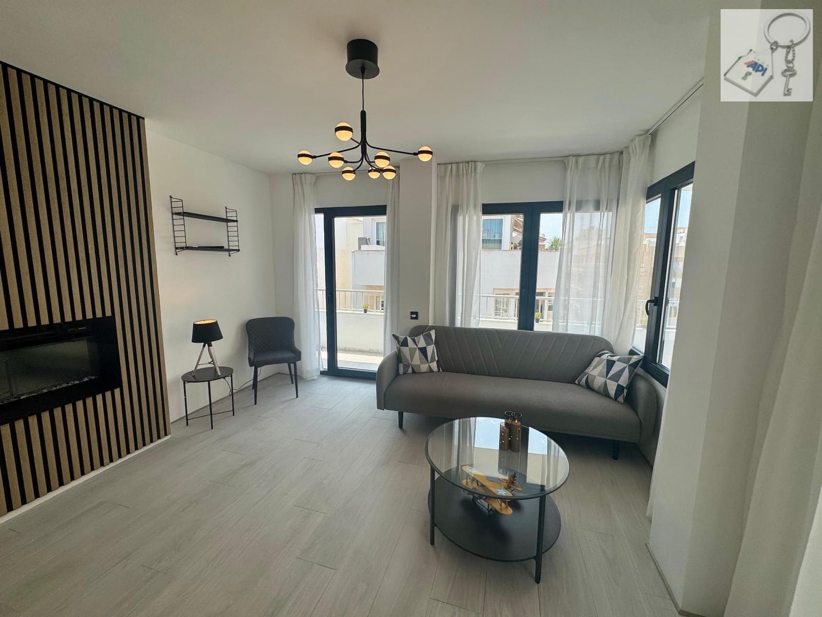 Apartamento de 3 habitaciones en Torrevieja en venta - 357.000 € (Ref: 9088456)