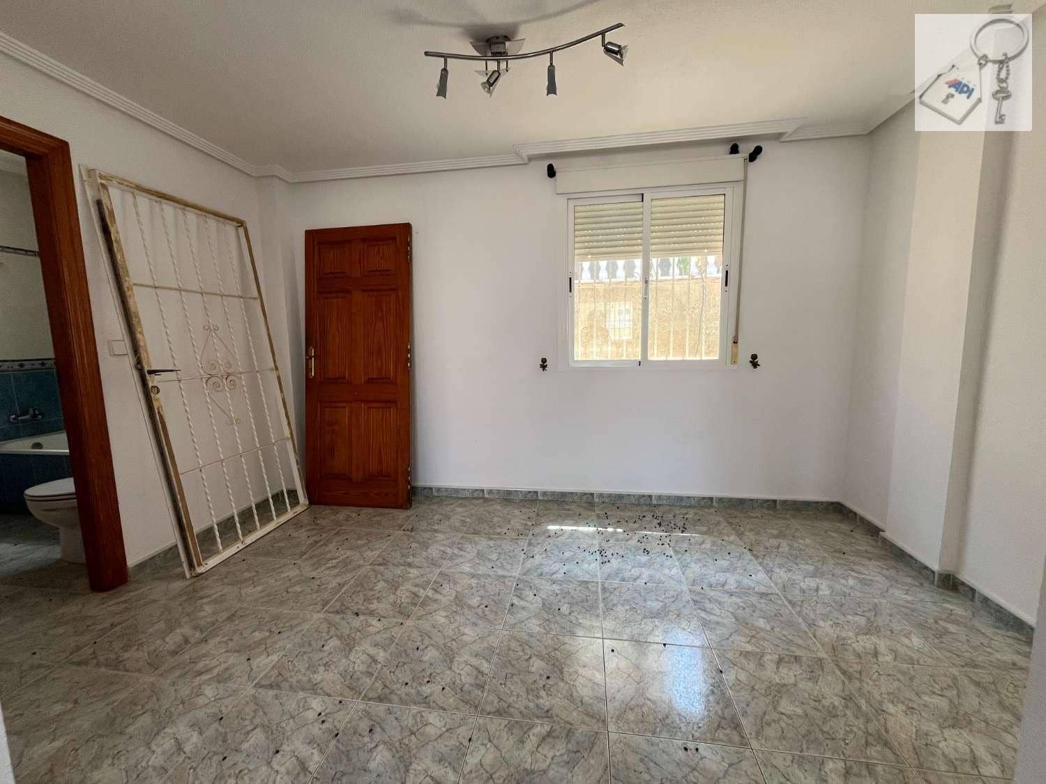 4 sovrum Villa till salu i San Miguel de Salinas med pool garage - 235 000 € (Ref: 9110030)