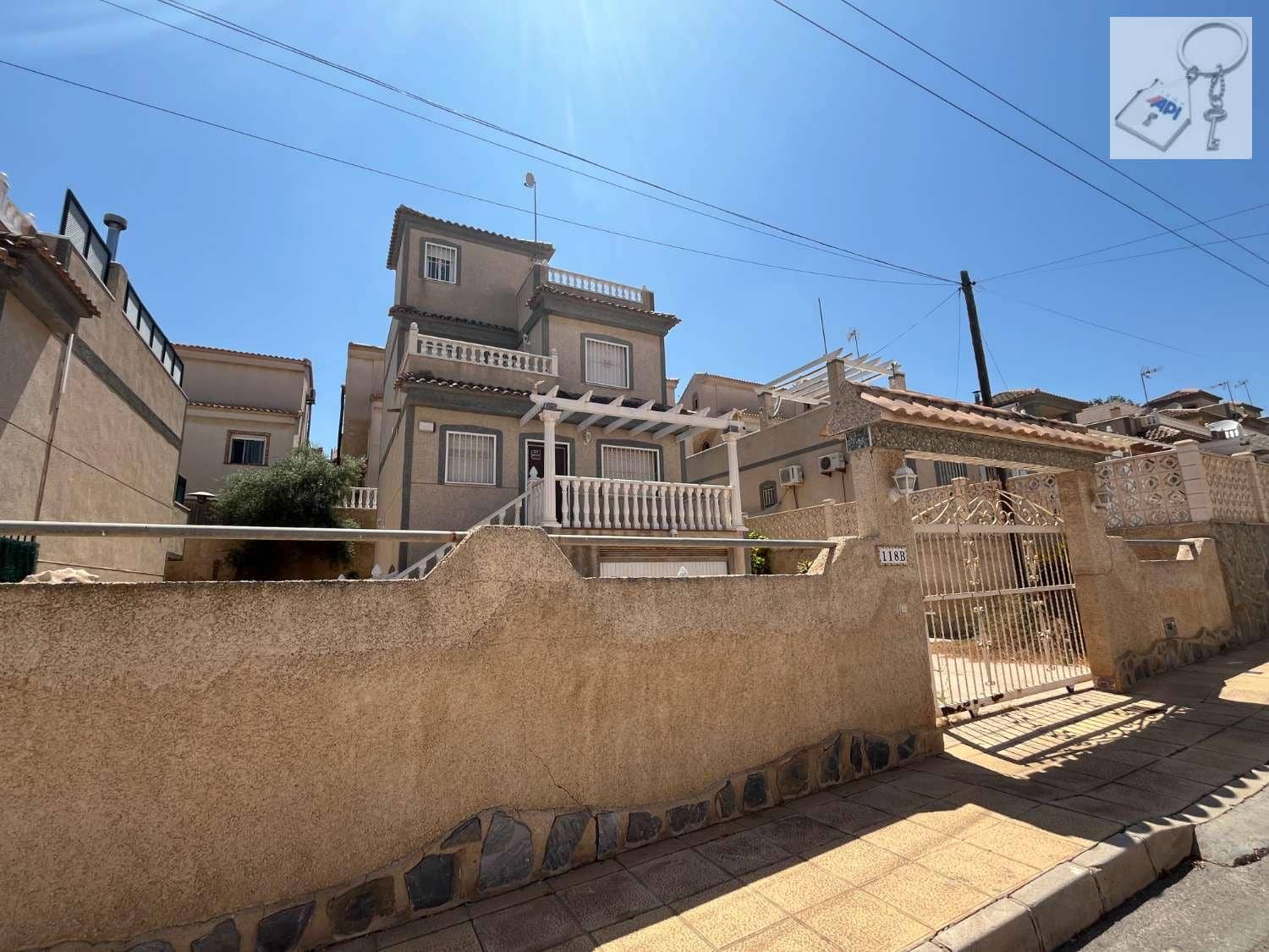 4 sovrum Villa till salu i San Miguel de Salinas med pool garage - 235 000 € (Ref: 9110030)